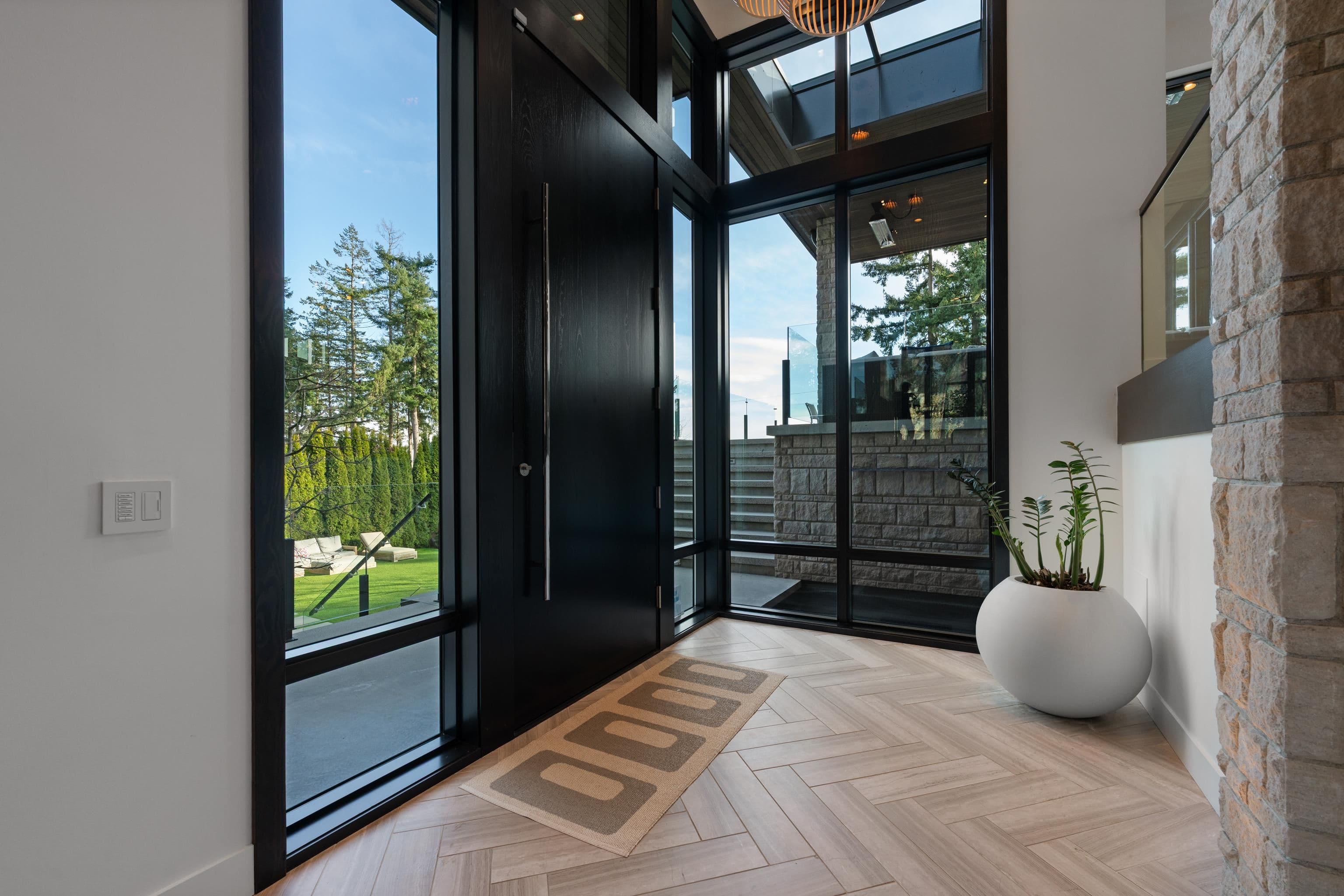 4799 Clovelly Walk, West Vancouver, V7W 1H7 — photo 4