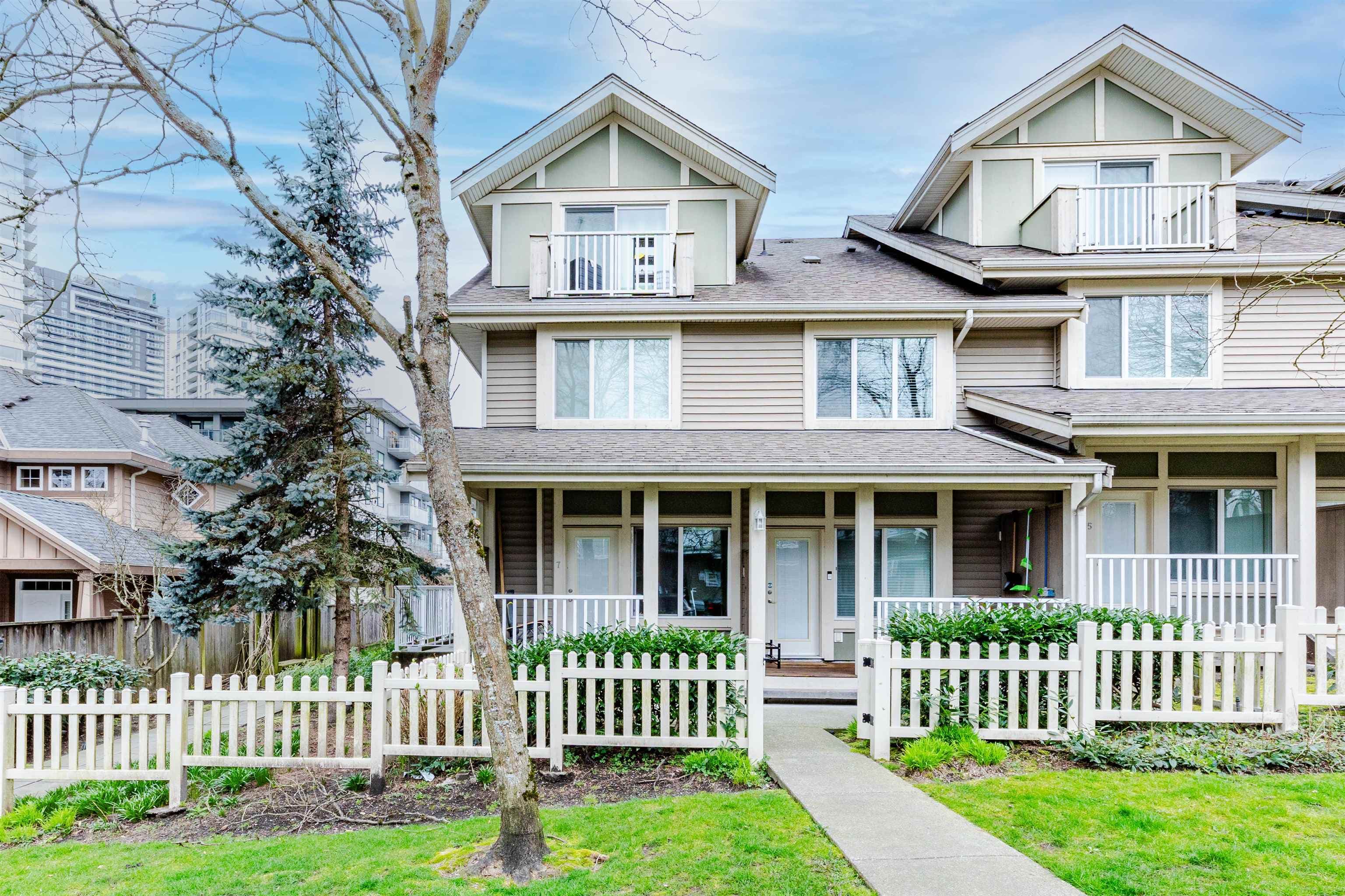 7 - 621 Langside Avenue, Coquitlam, V3J 0A8 — photo 1
