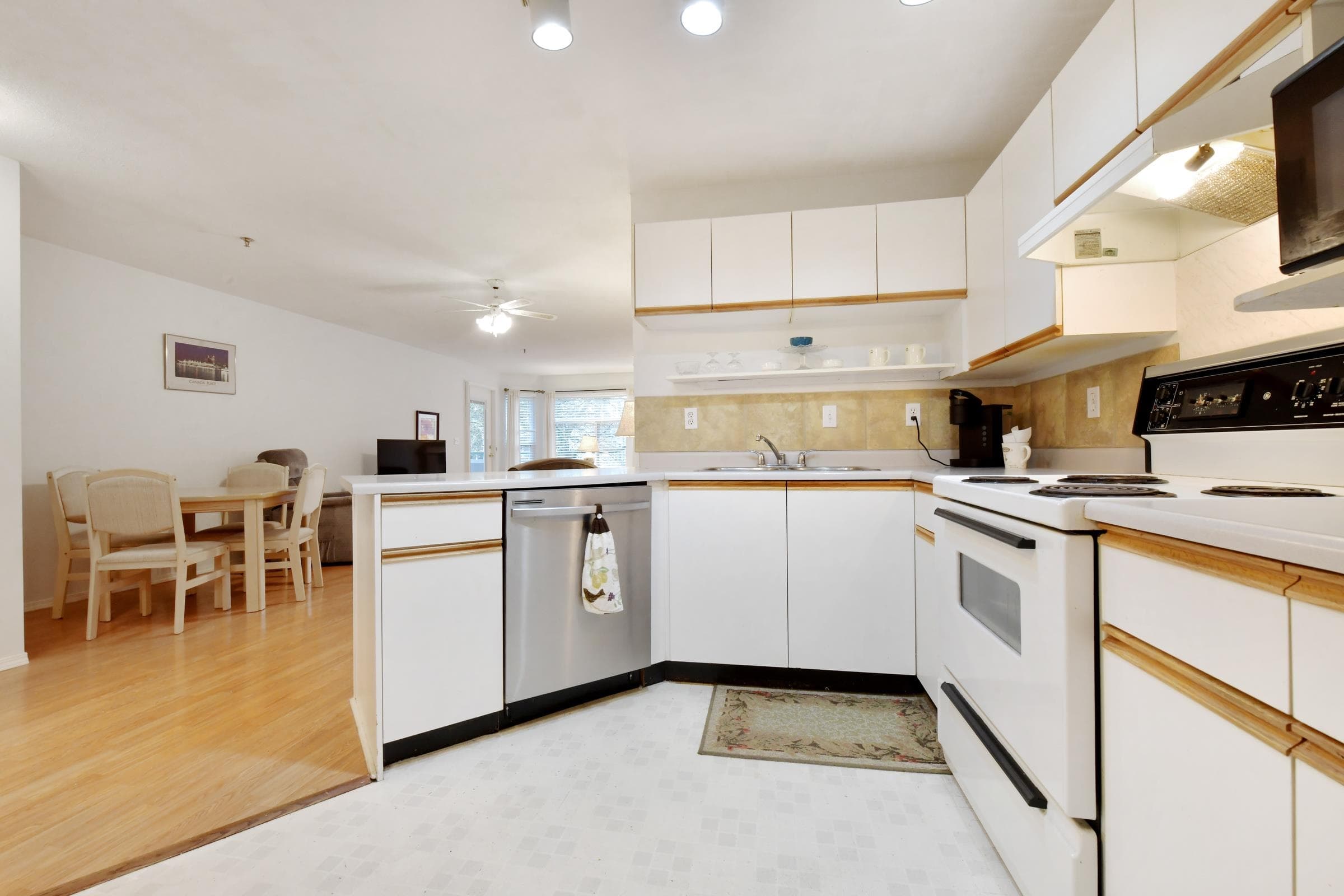 207 - 5955 177b Street, Surrey, V3S 4J7 — photo 5