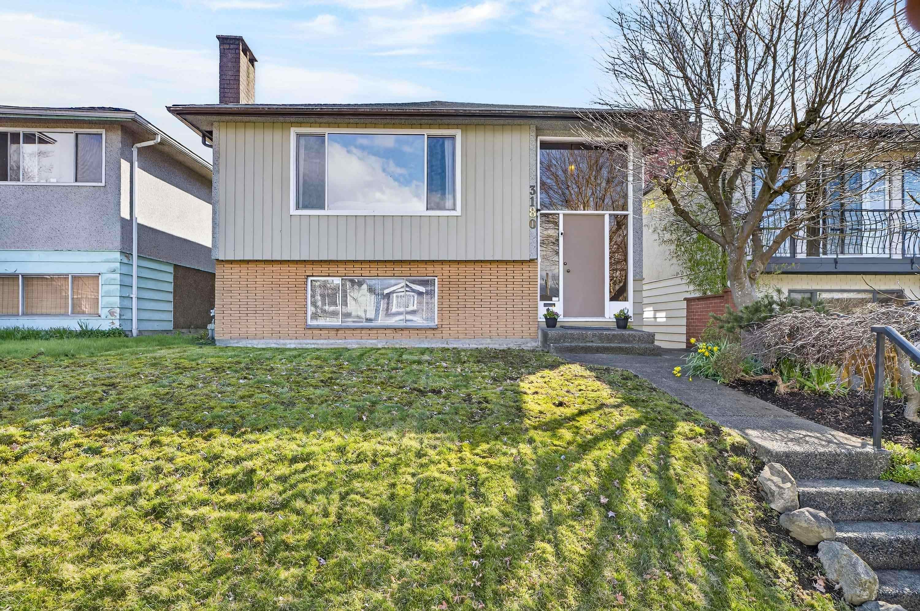3180 E 3rd Avenue, Vancouver, V5M 1J2 — photo 1