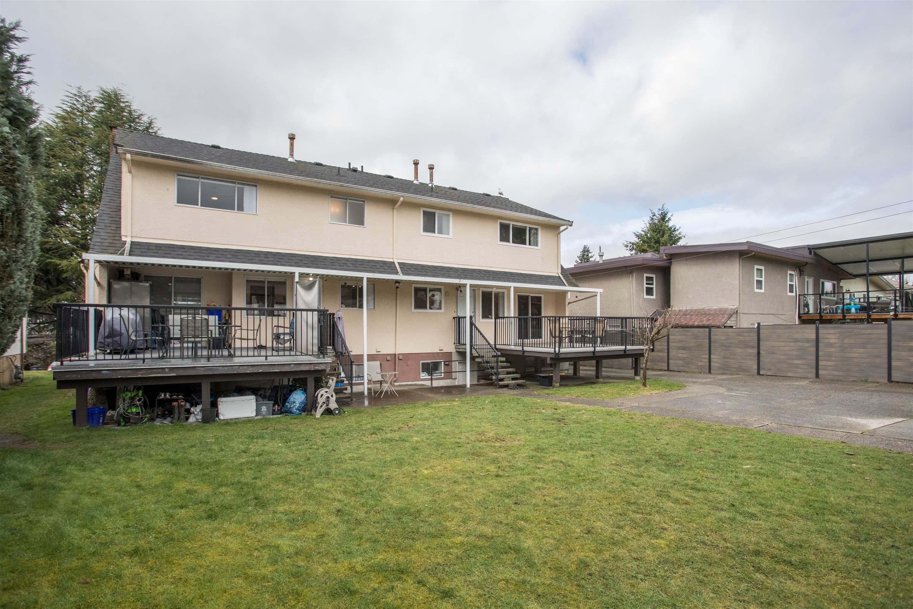 1570 - 1572 Giles Place, Burnaby, V5A 3K6 — photo 2