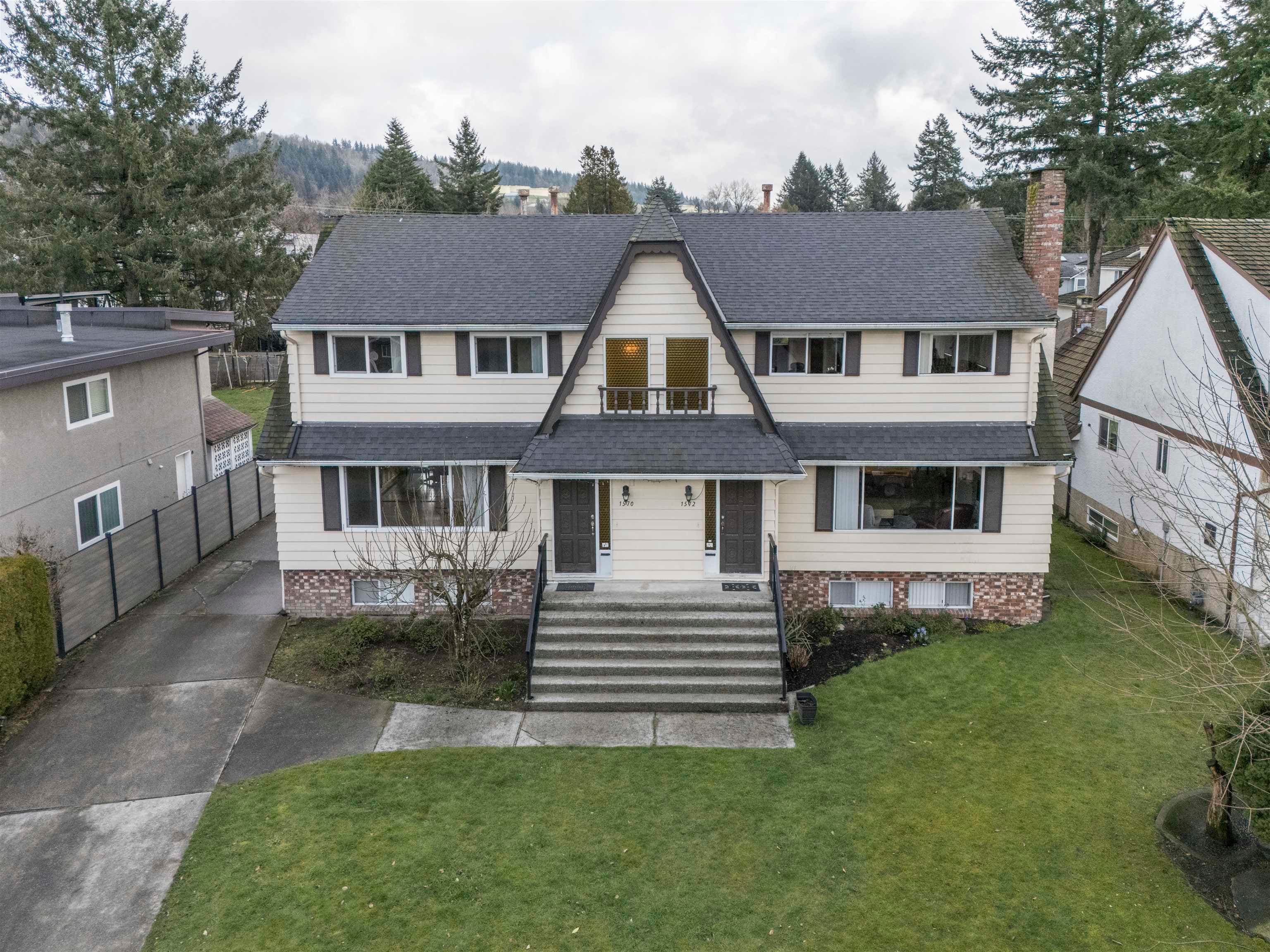 1570 - 1572 Giles Place, Burnaby, V5A 3K6 — photo 1