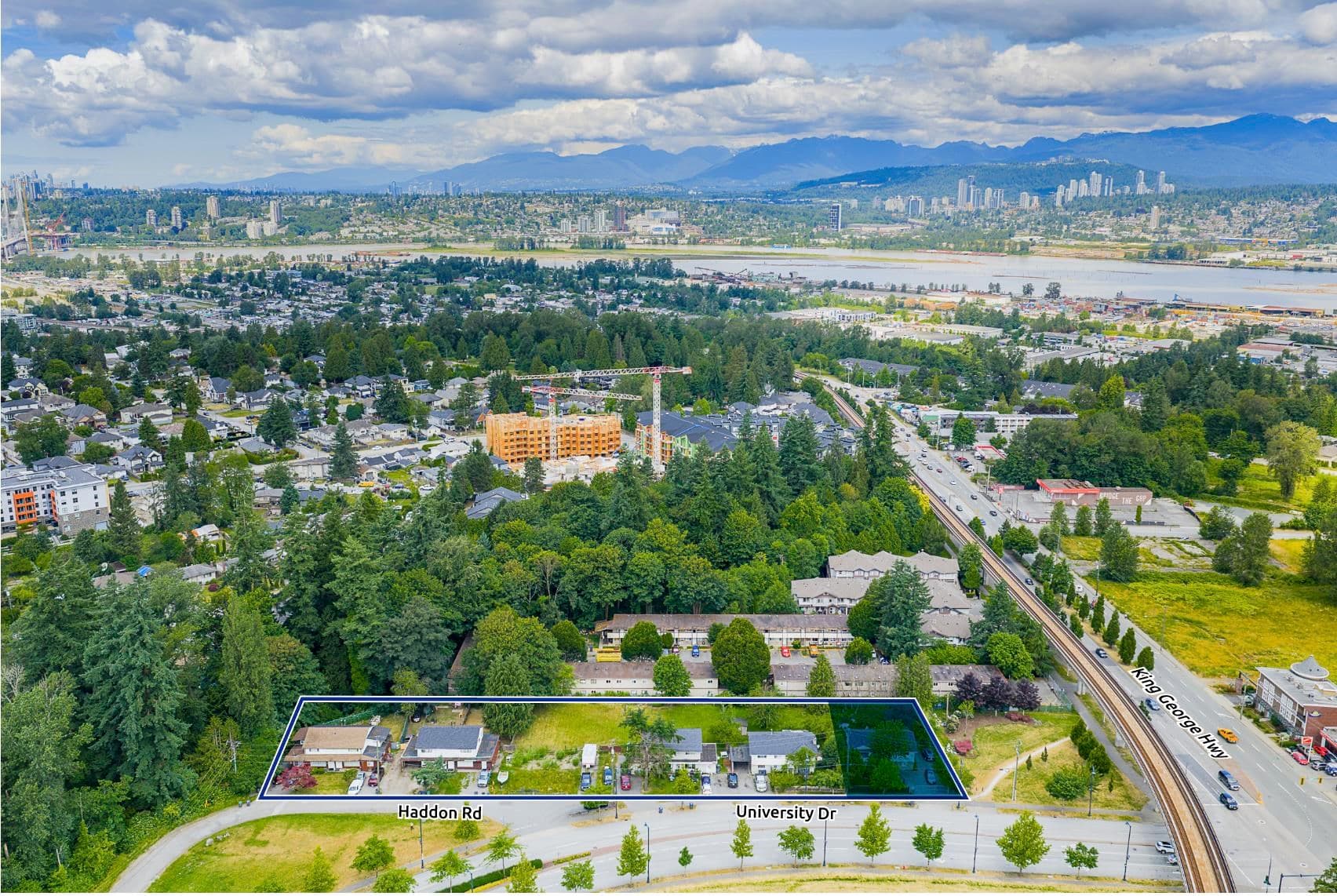 10977 University Drive, Surrey, V3T 3Z4 — photo 1