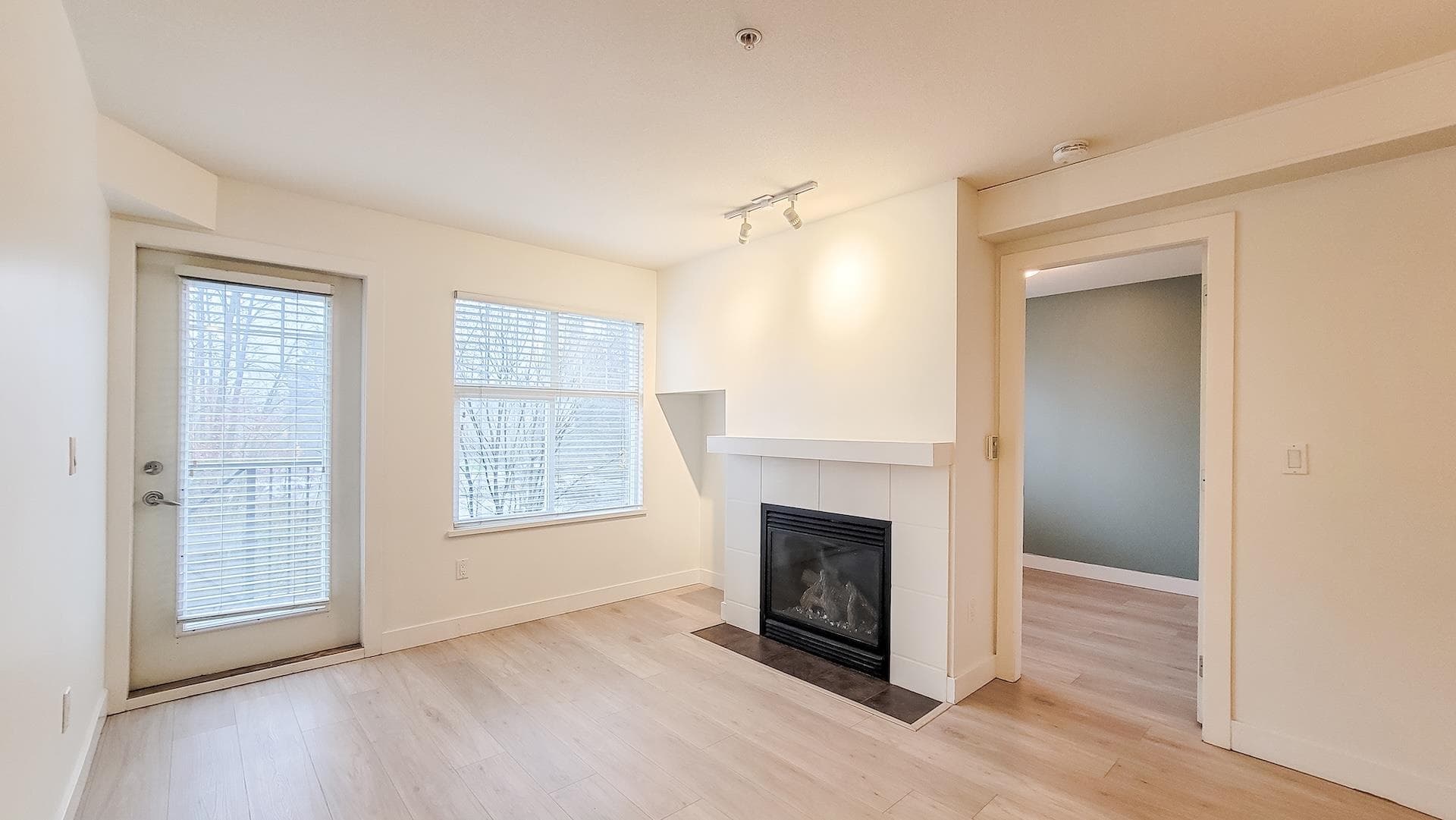 405 - 3260 St Johns Street, Port Moody, V3H 0B9 — photo 3