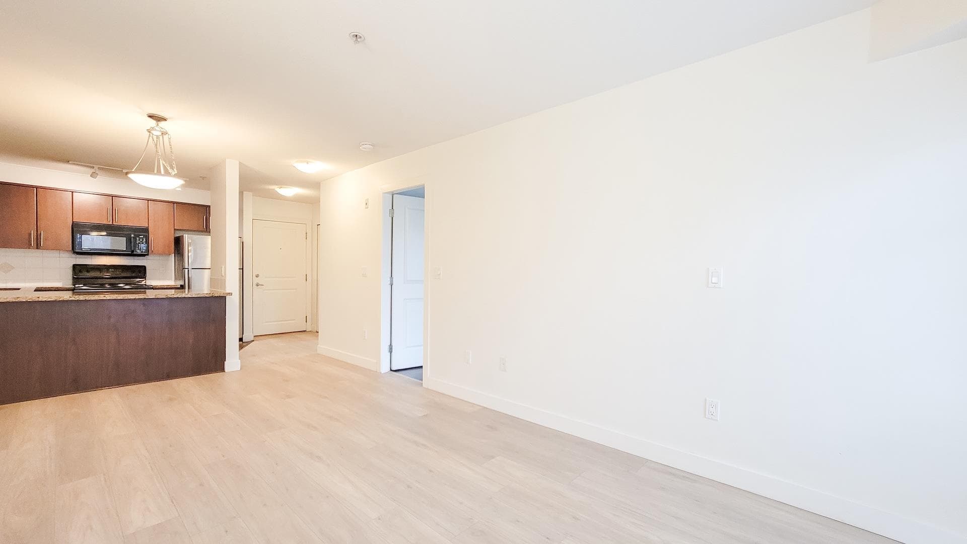 405 - 3260 St Johns Street, Port Moody, V3H 0B9 — photo 5