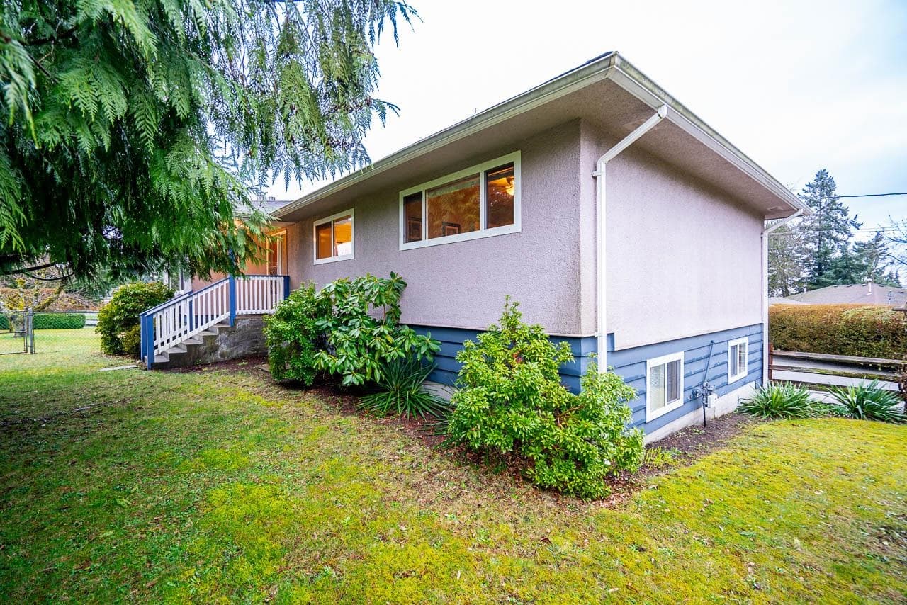 13789 Bentley Road, Surrey, V3R 5C5 — photo 2