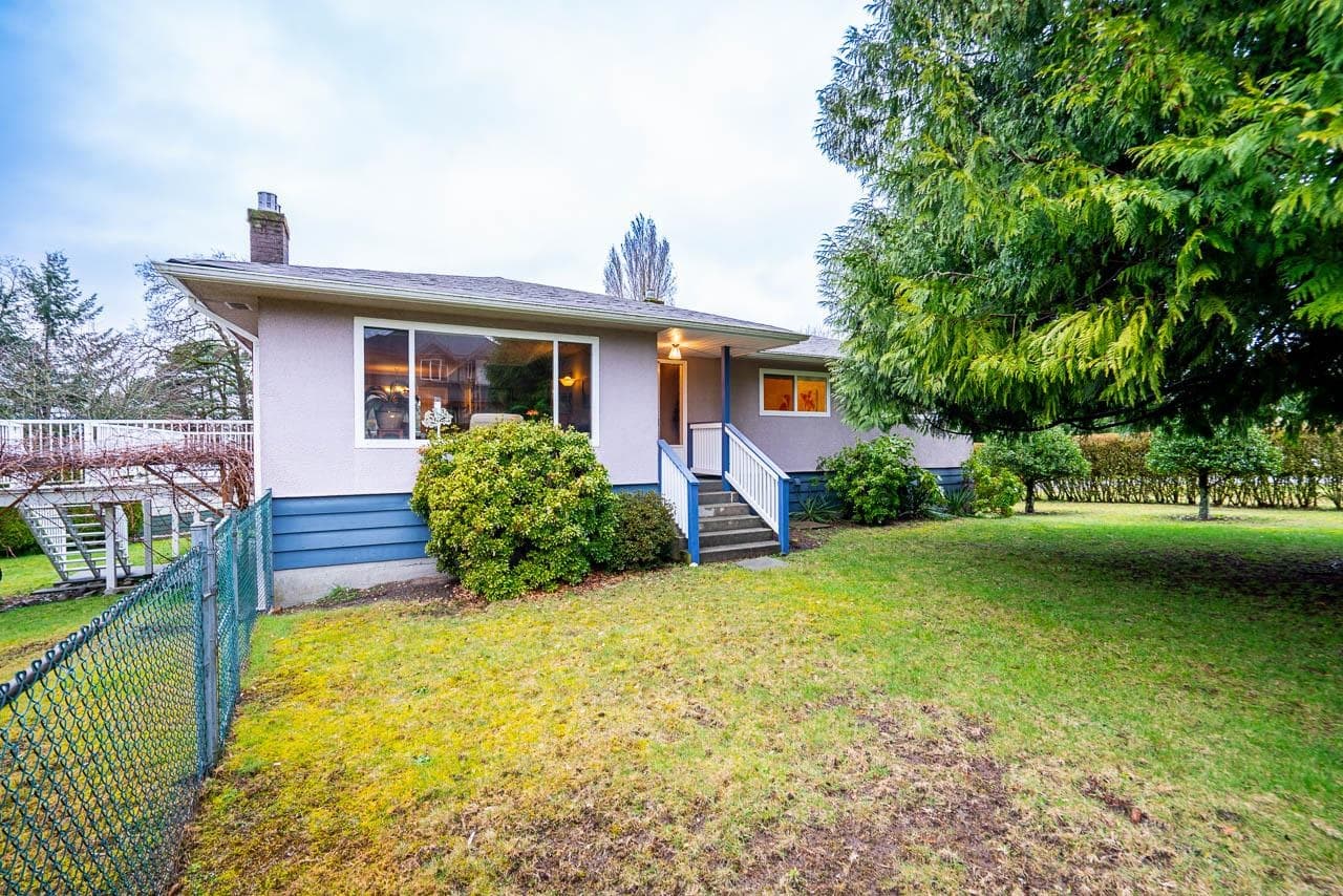 13789 Bentley Road, Surrey, V3R 5C5 — photo 1