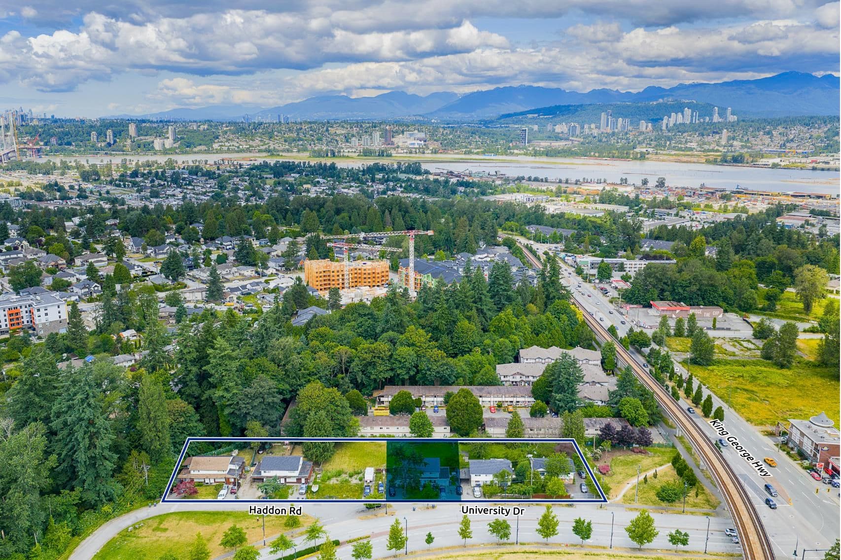 10957 University Drive, Surrey, V3T 3Z4 — photo 1