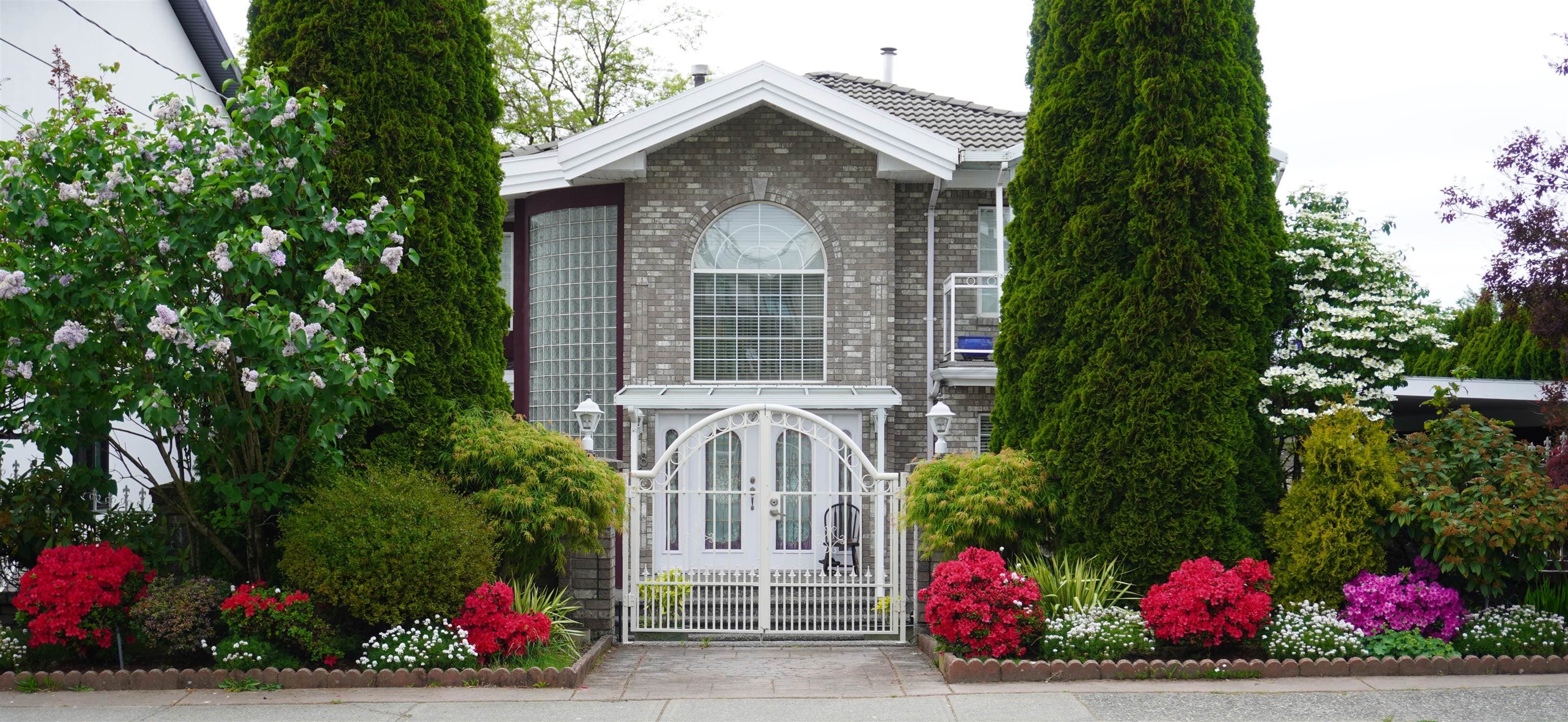 8675 Armstrong Avenue, Burnaby, V3N 2H4 — photo 2