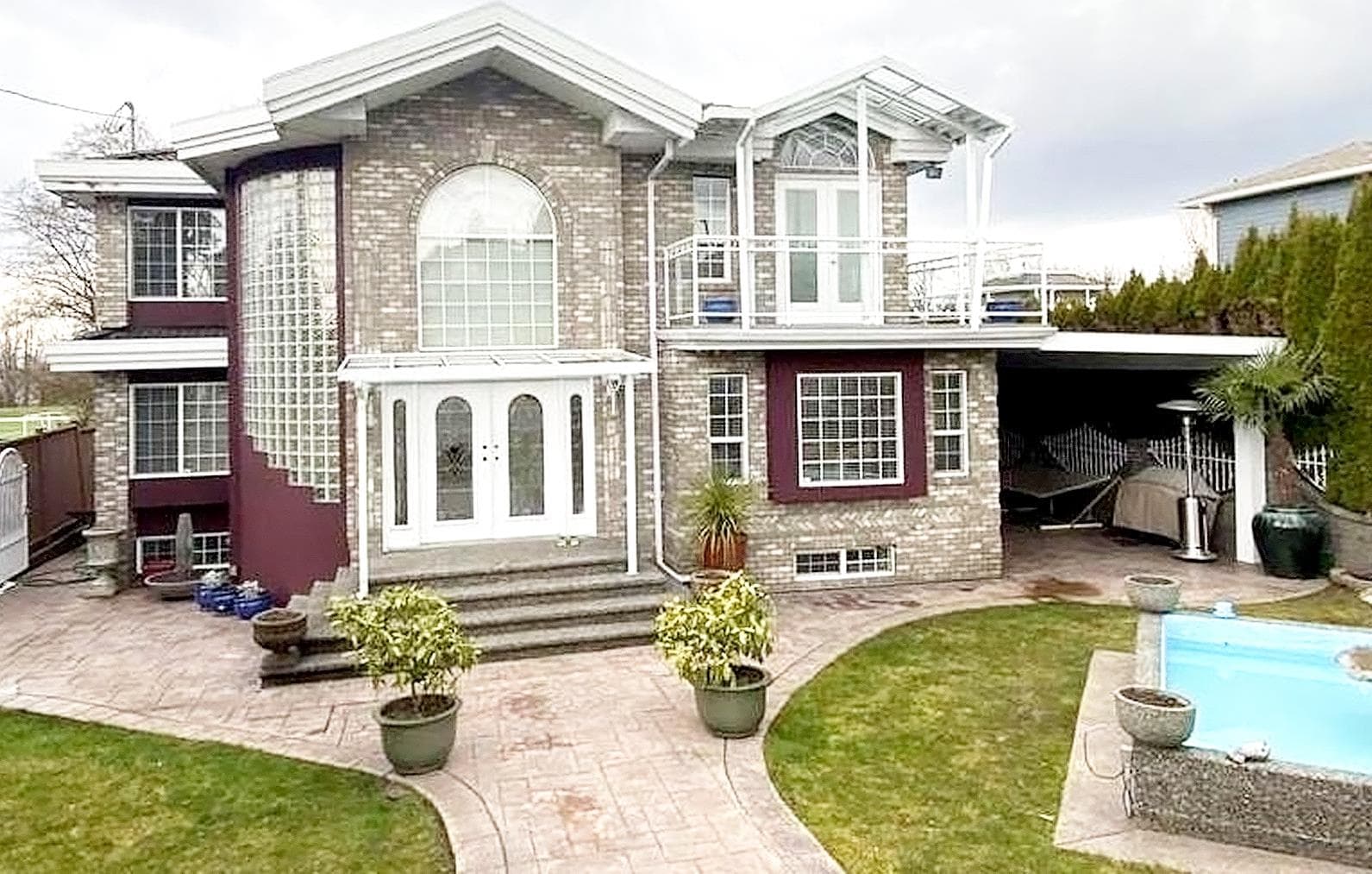 8675 Armstrong Avenue, Burnaby, V3N 2H4 — photo 3
