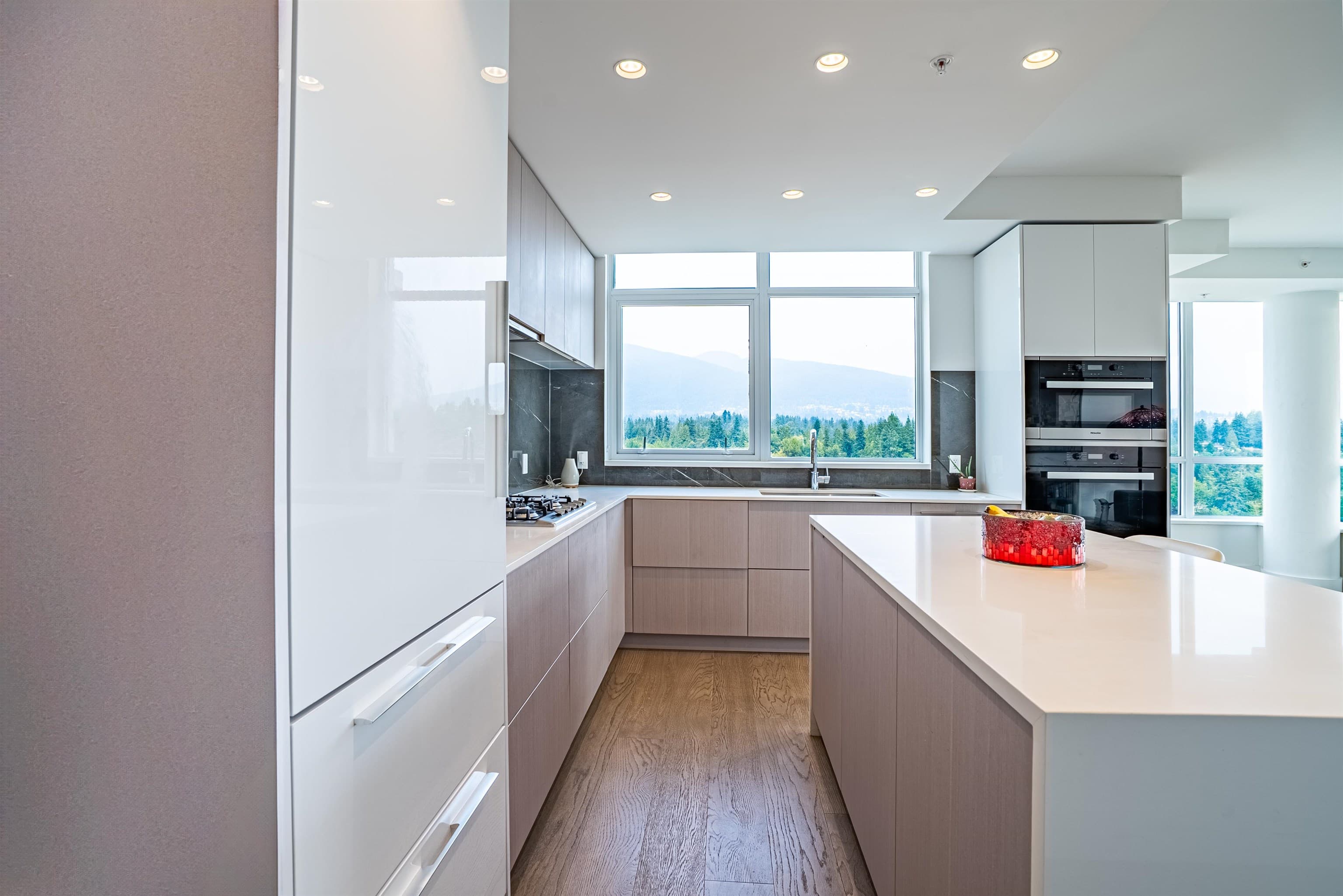 1601 - 1632 Lions Gate Lane, North Vancouver, V7P 0E2 — photo 3