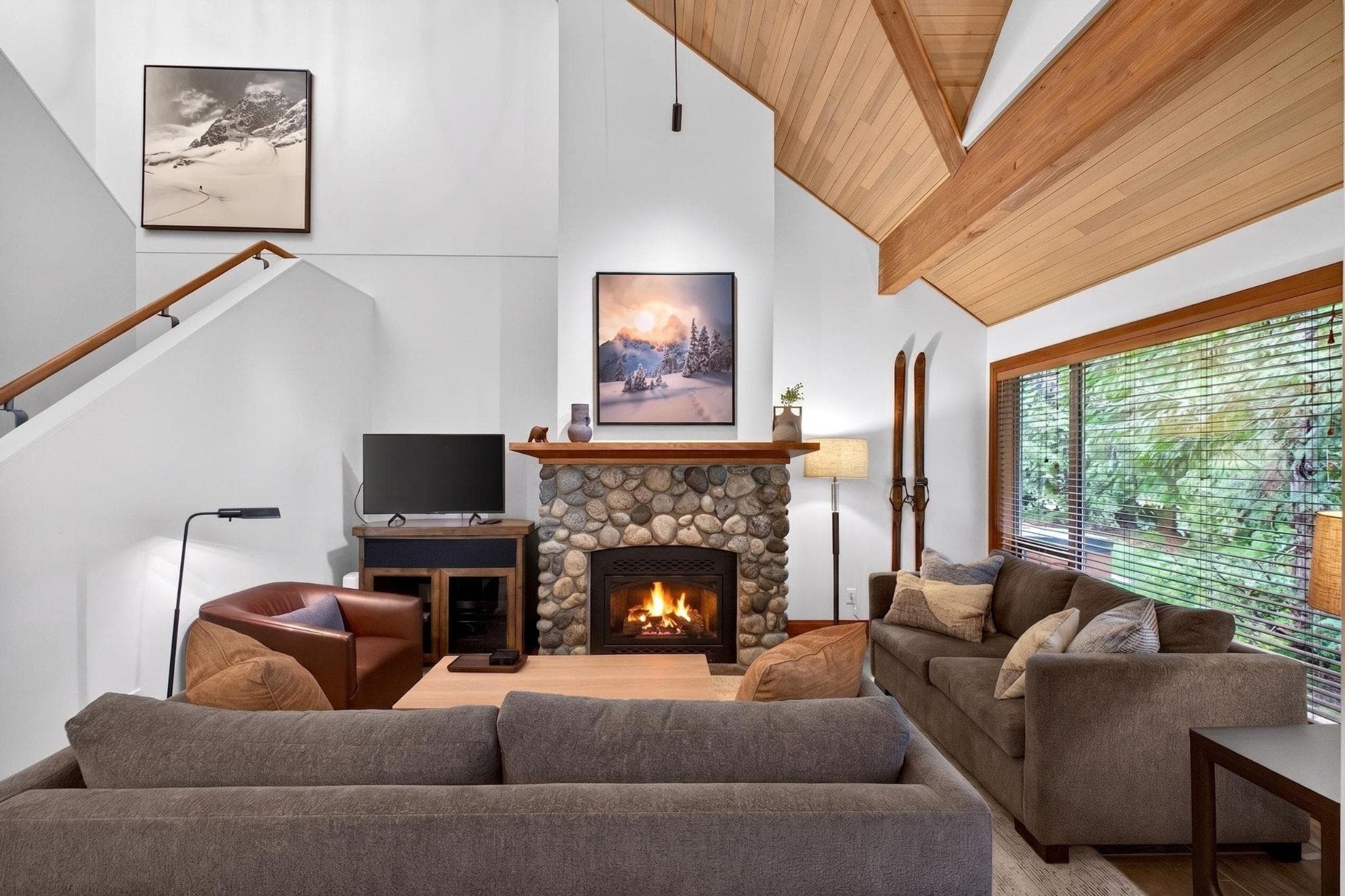 A/B - 4747 Settebello Drive, Whistler, V8E 0Z4 — photo 4