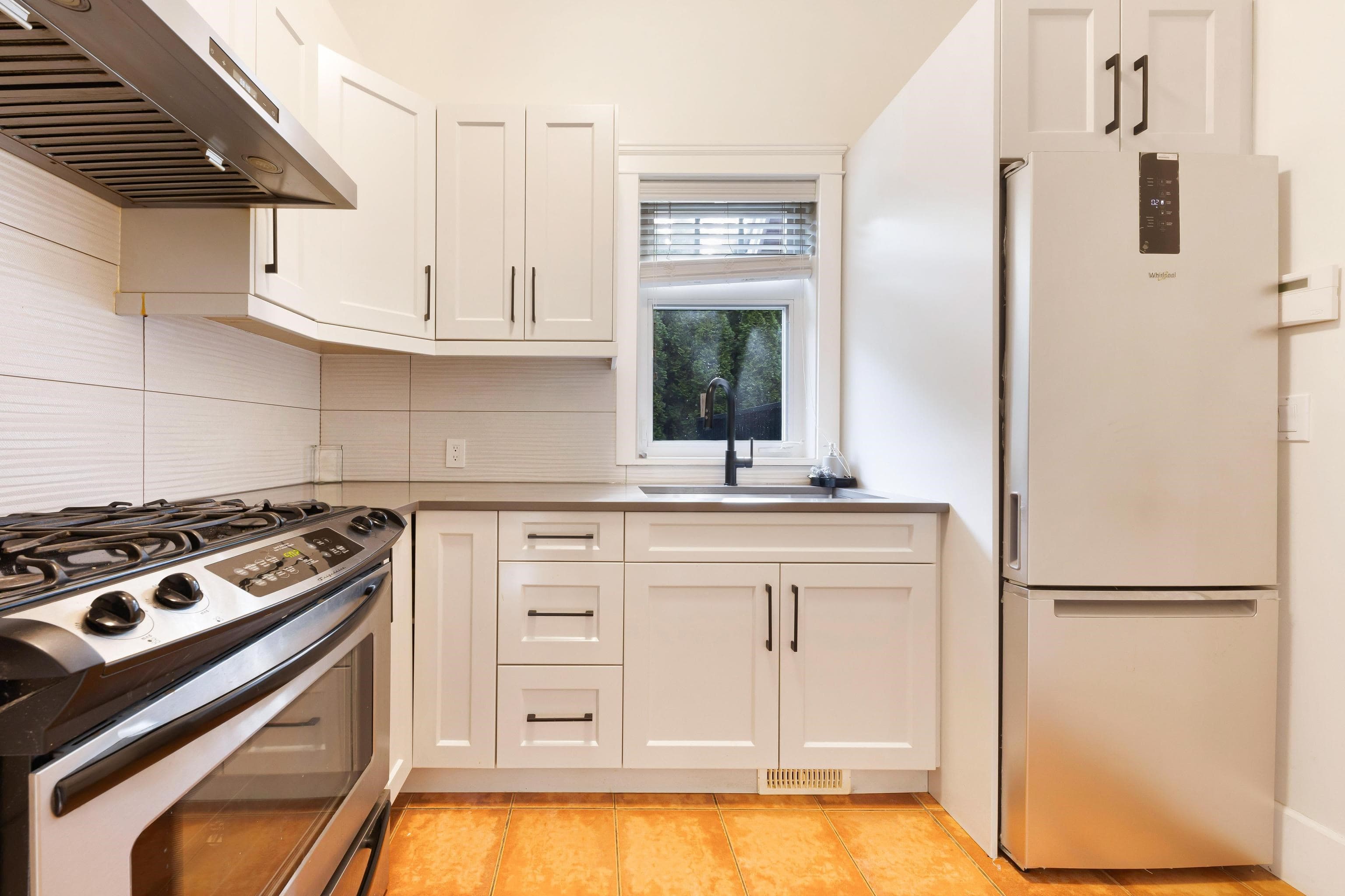 17038 Greenway Drive, Surrey, V4C 5C5 — photo 3