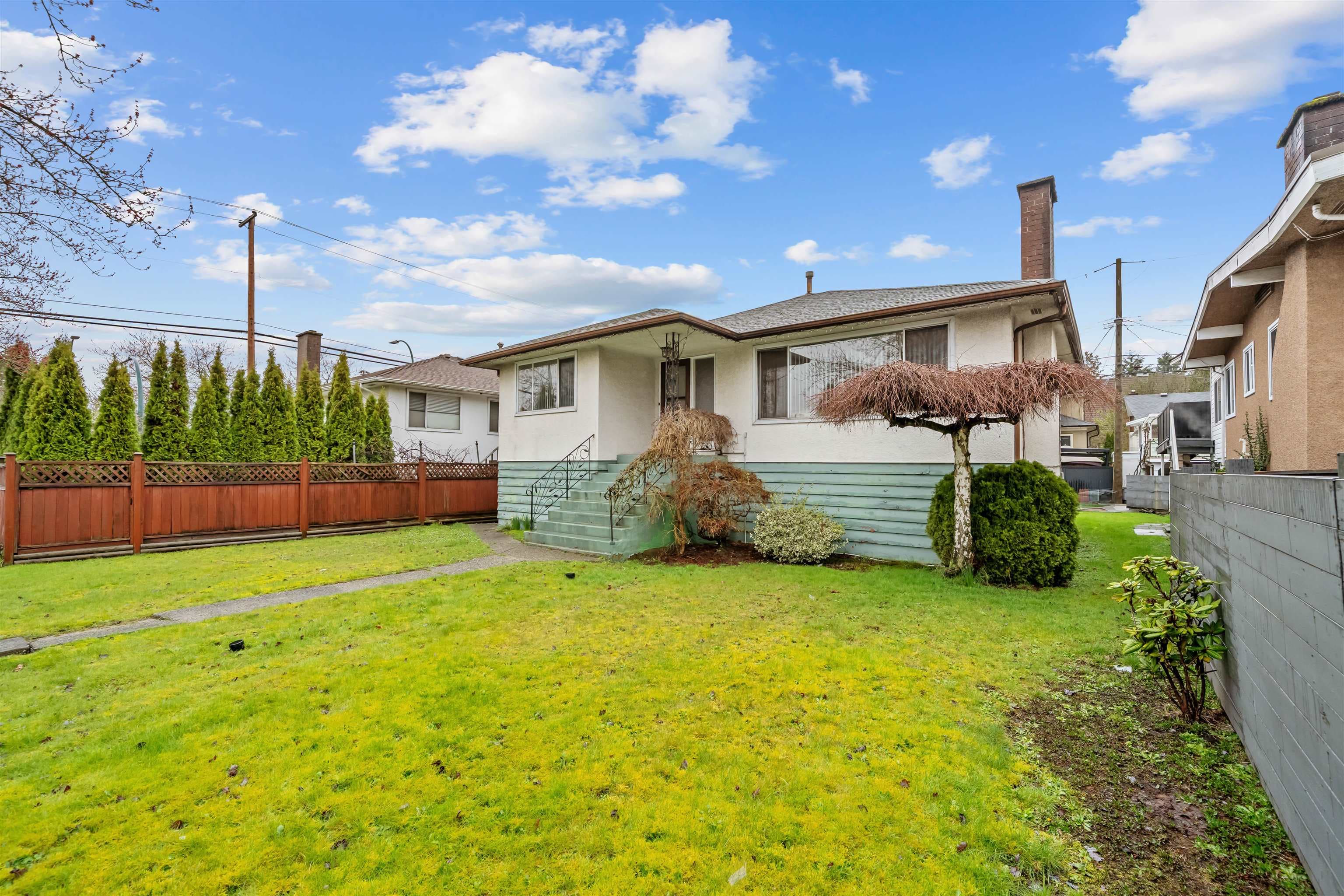 3115 E 49 Avenue, Vancouver, V5S 1L2 — photo 1