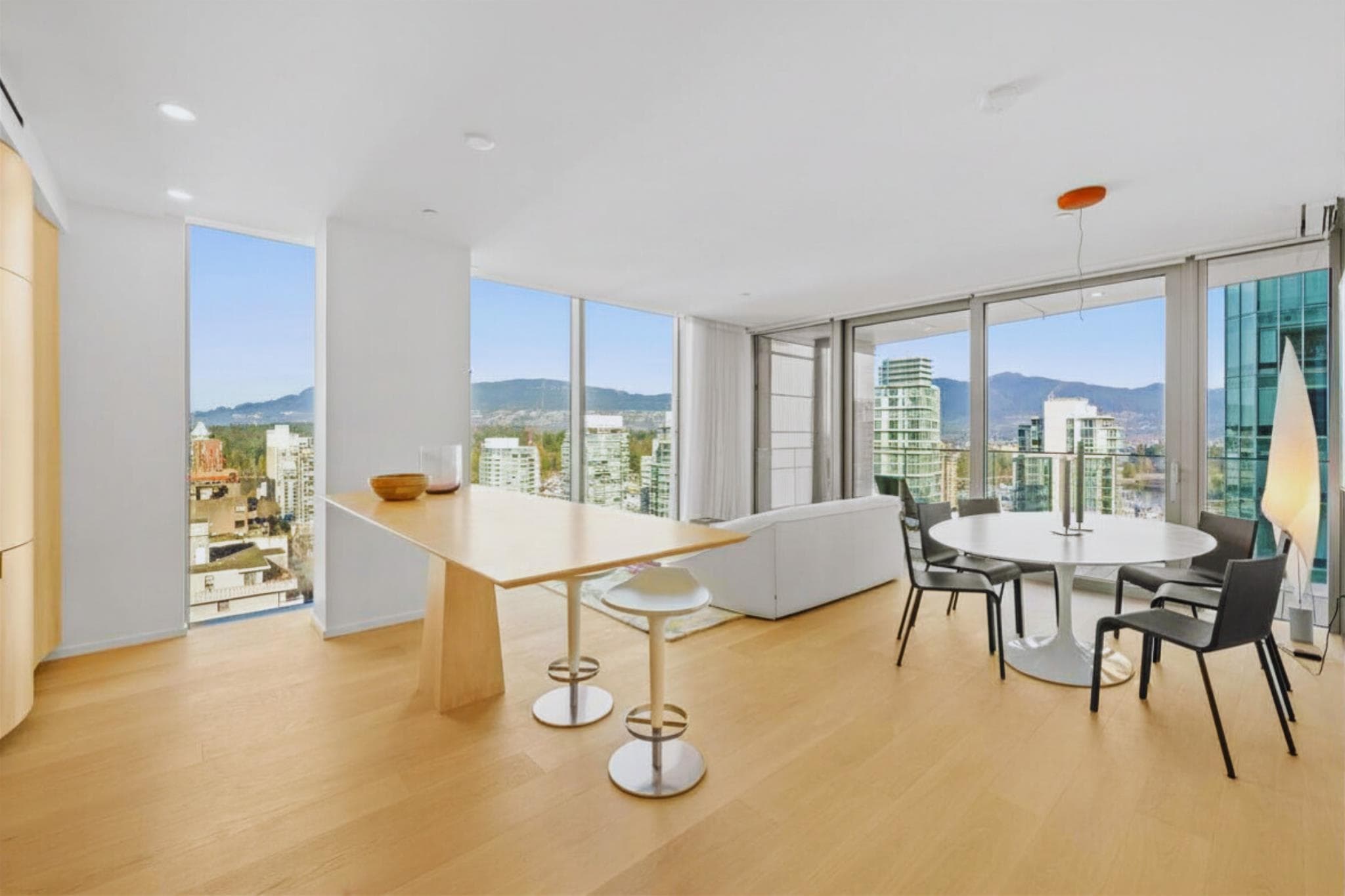 1902 - 1568 Alberni Street, Vancouver, V6G 0E3 — photo 2