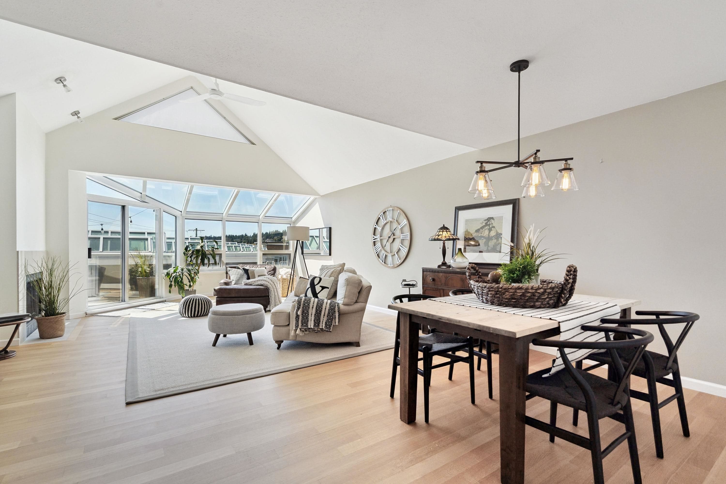 1107 Elm Street, White Rock