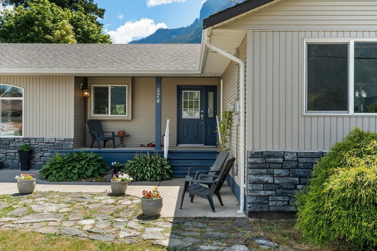 574 Park Street, Hope, V0X 1L0 — photo 5