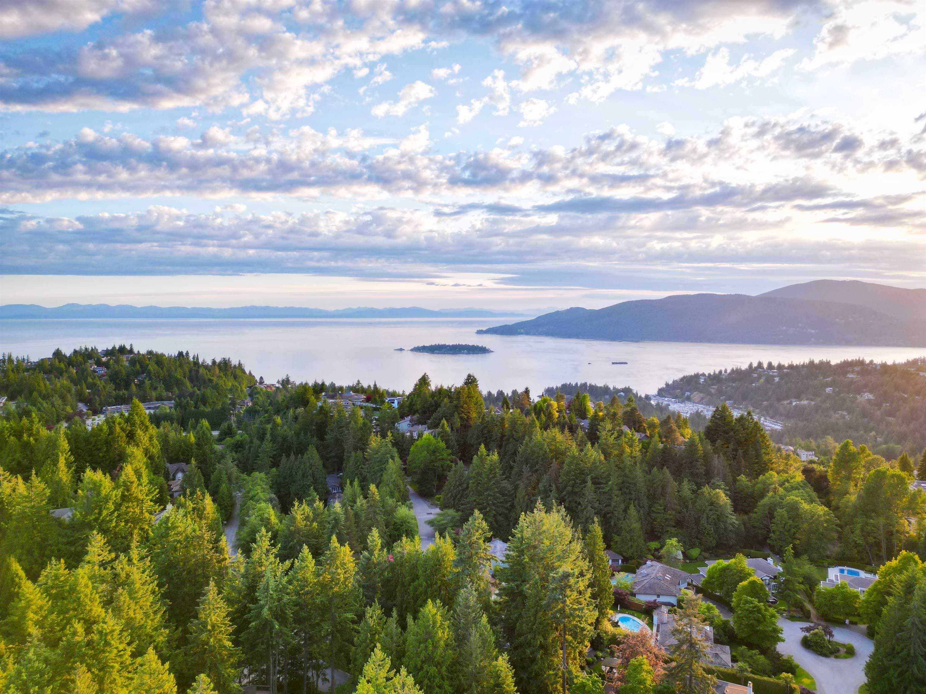 3 - 4665 Woodridge Place, West Vancouver