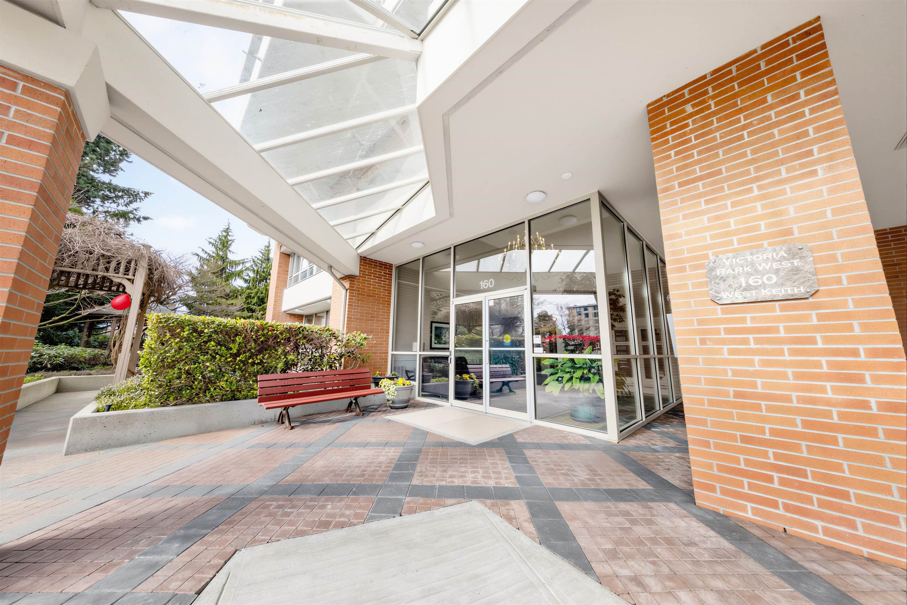 304 - 160 W Keith Road, North Vancouver, V7M 3M2 — photo 2