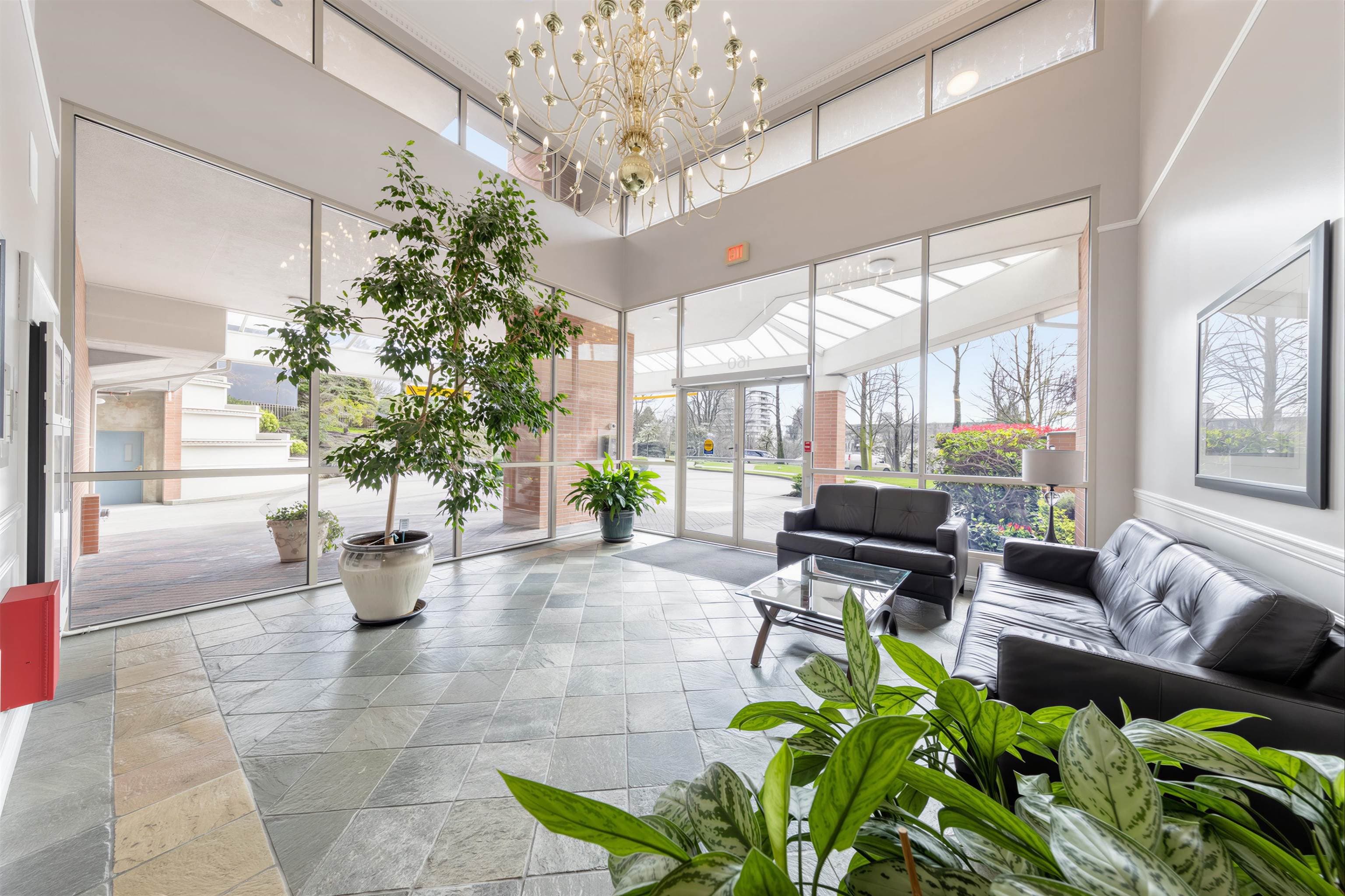 304 - 160 W Keith Road, North Vancouver, V7M 3M2 — photo 3