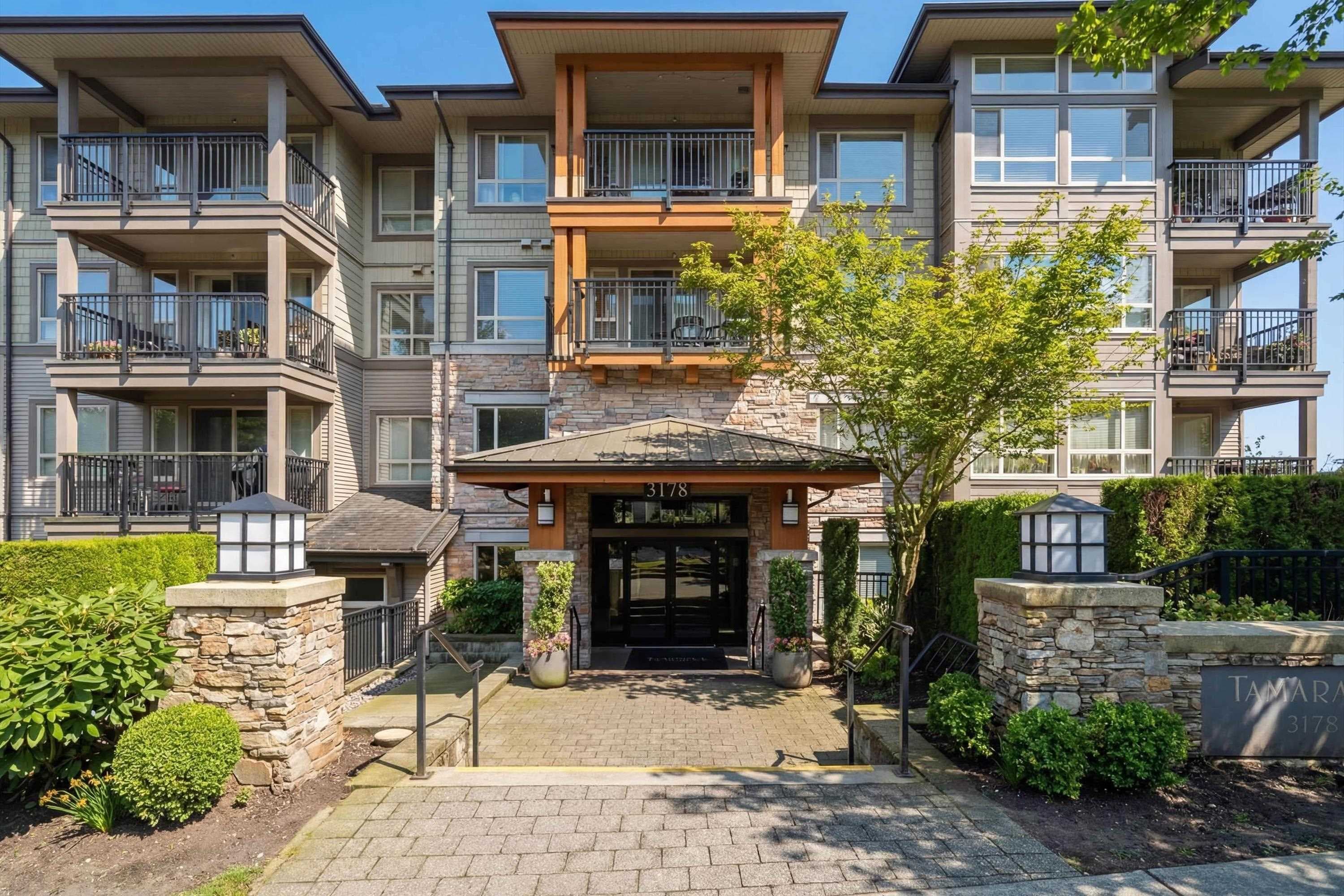 401 - 3178 Dayanee Springs Boulevard, Coquitlam