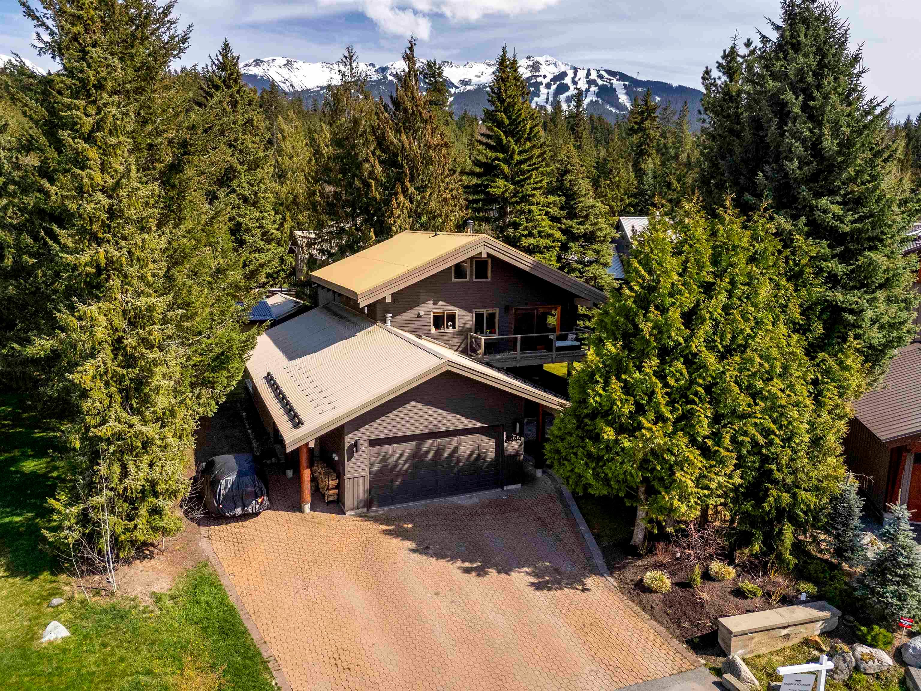 6444 Toad Hollow, Whistler