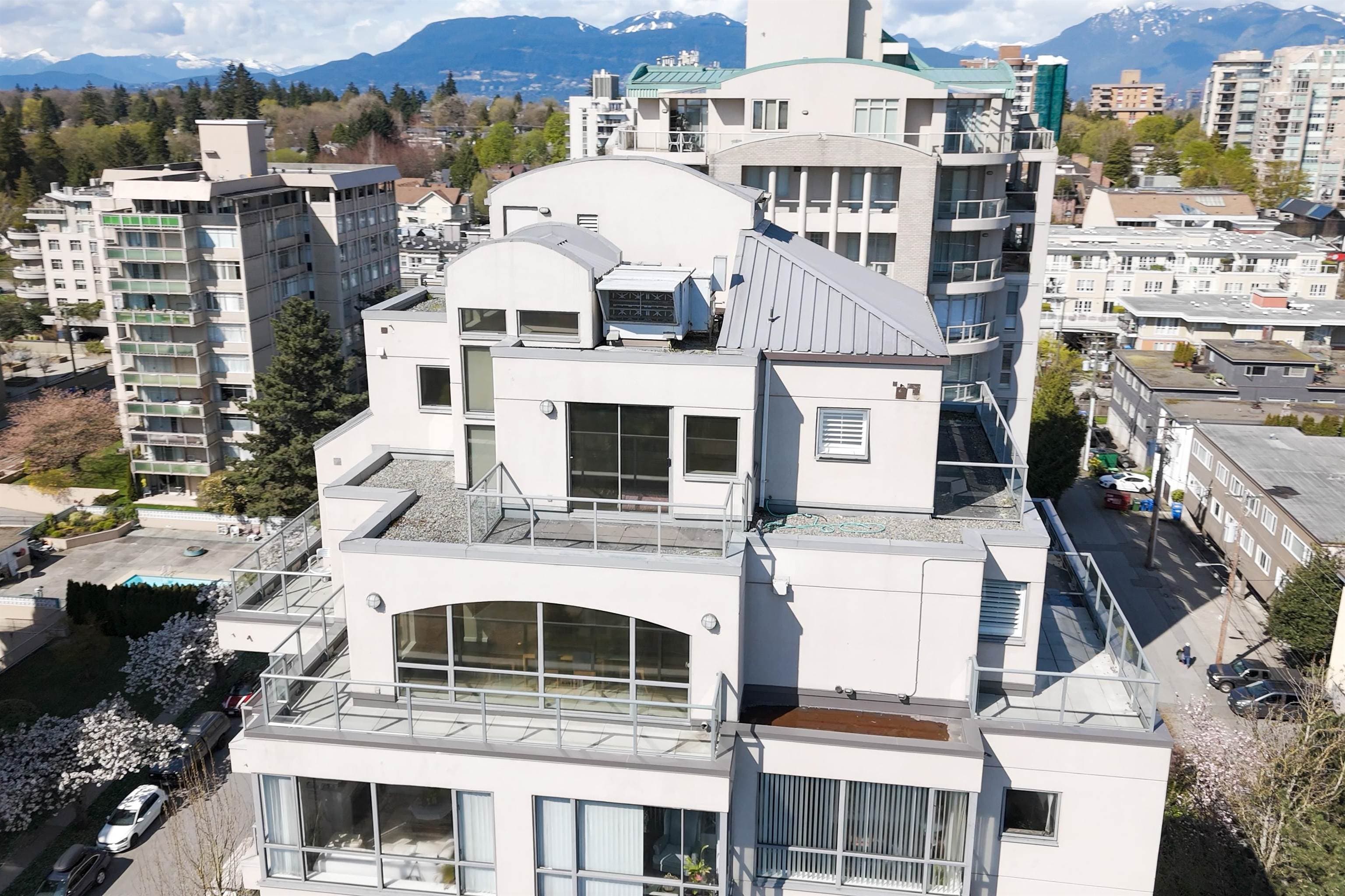 1100 - 5890 Balsam Street, Vancouver