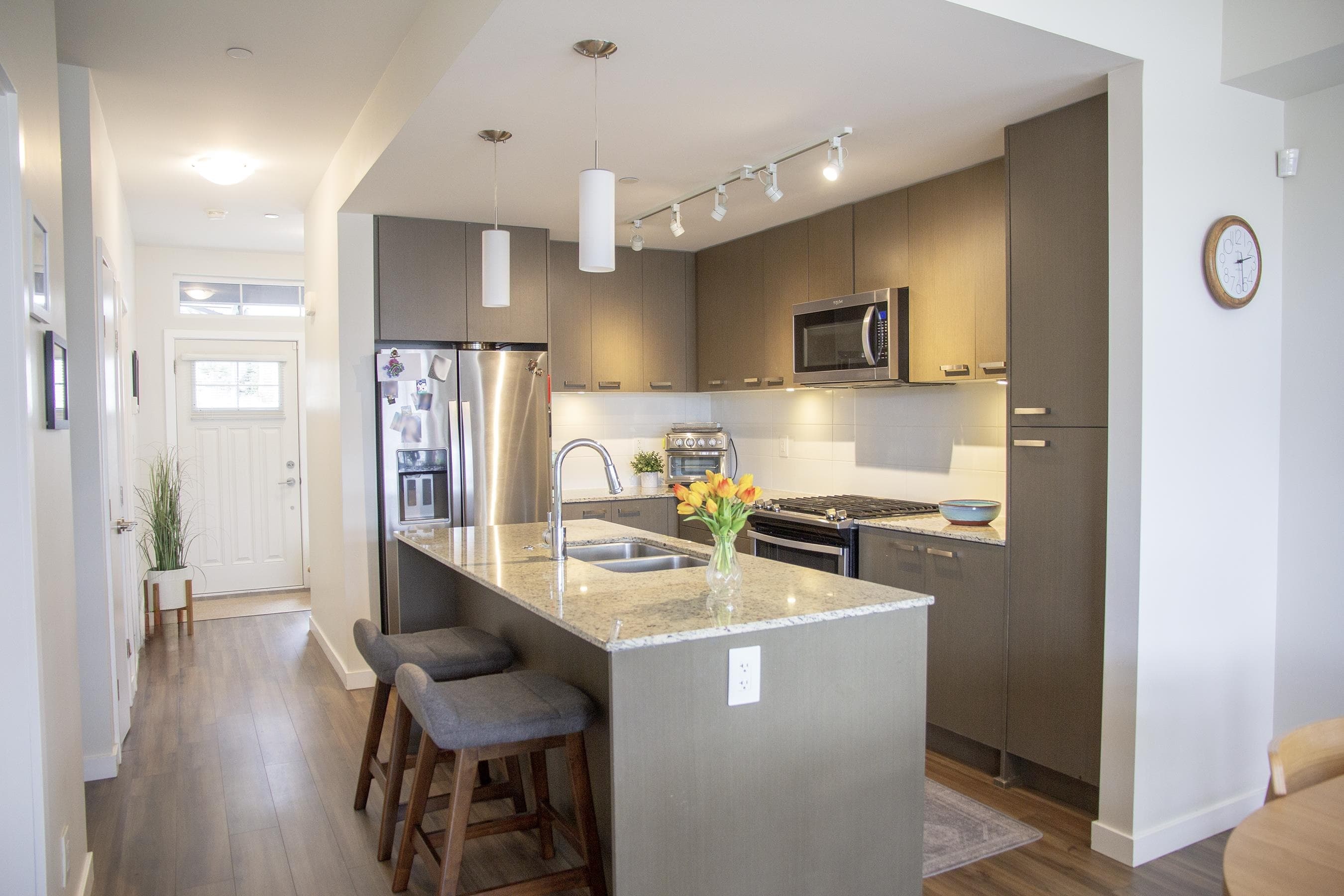 5915 Beachgate Lane, Sechelt, V7Z 0A4 — photo 2