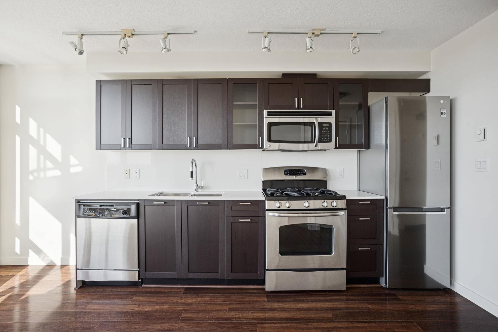 1010 - 4815 Eldorado Mews, Vancouver, V5R 0B2 — photo 5