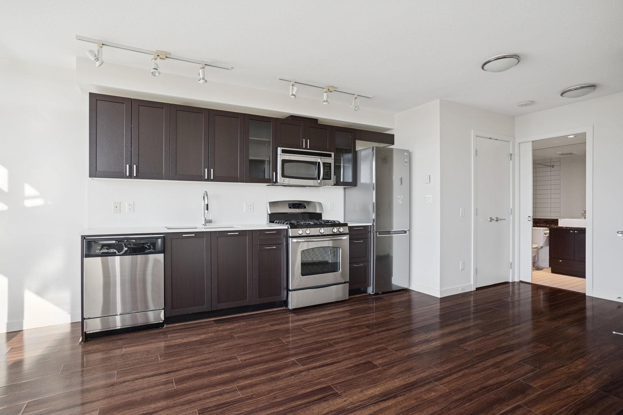 1010 - 4815 Eldorado Mews, Vancouver, V5R 0B2 — photo 4