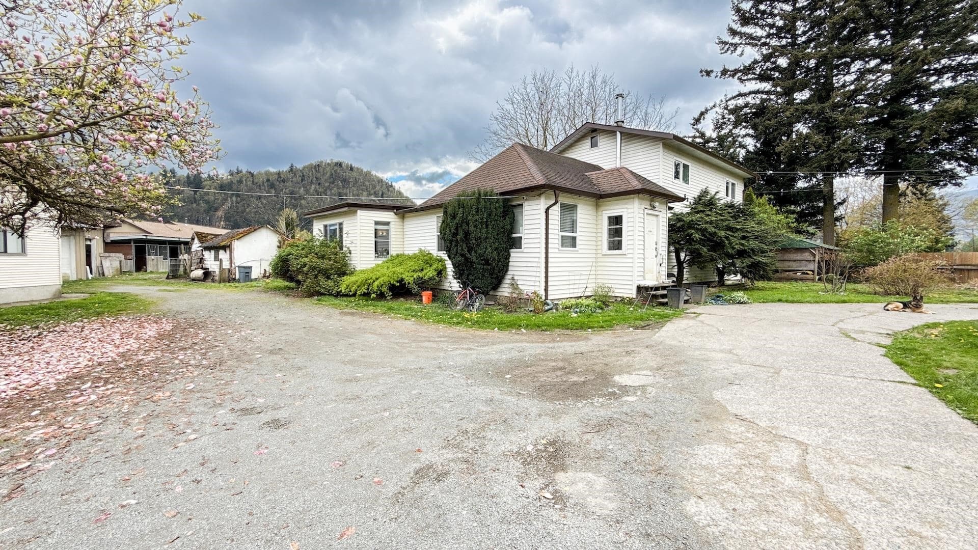 6390 Pioneer Avenue, Agassiz