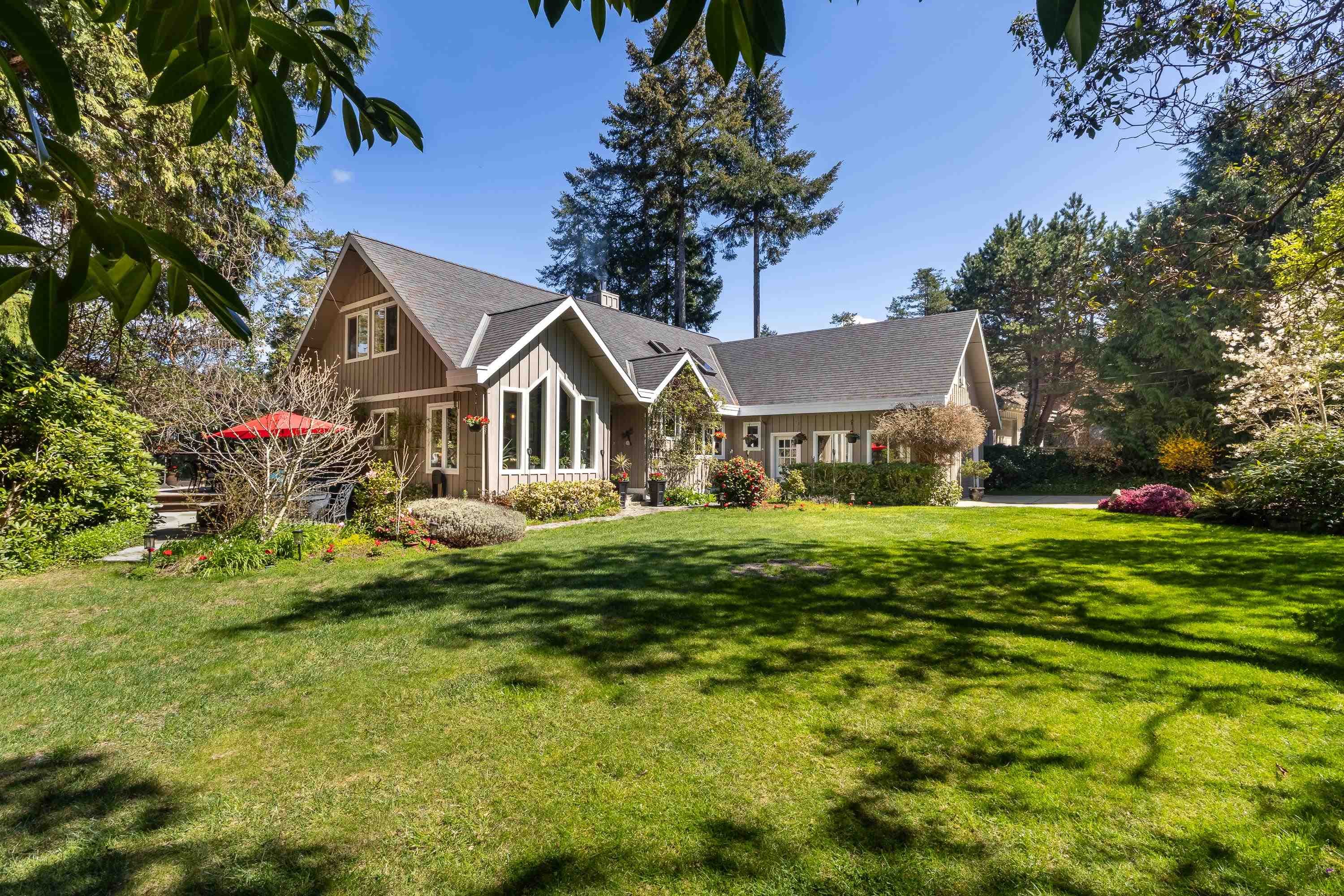 10040 Wescan Road, Halfmoon Bay