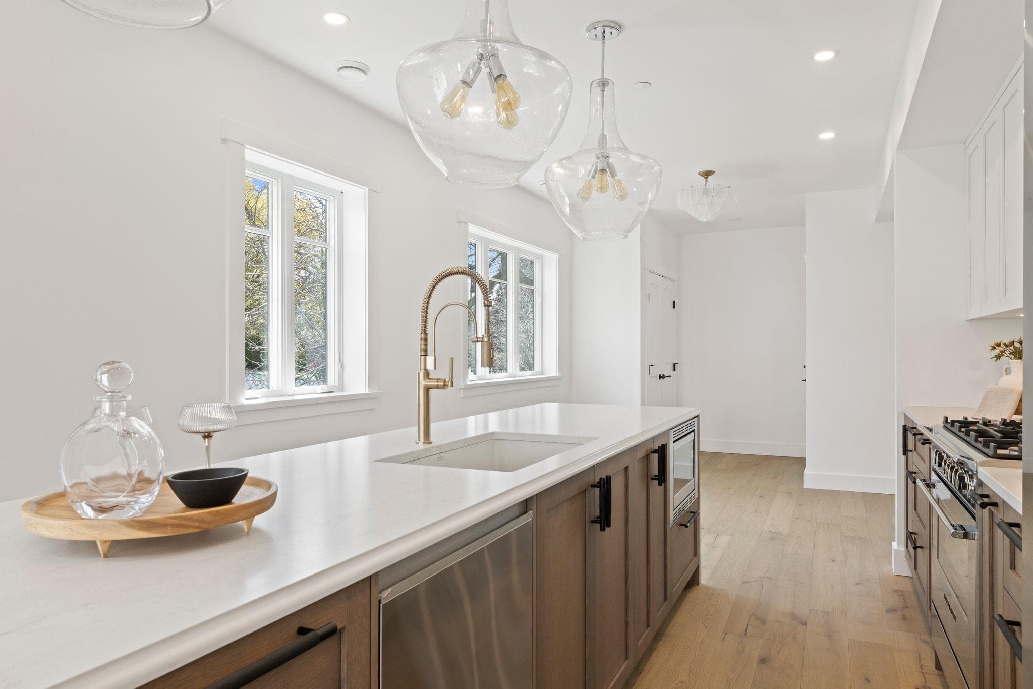 1 - 326 W 14th Street, North Vancouver, V7M 1P6 — photo 2