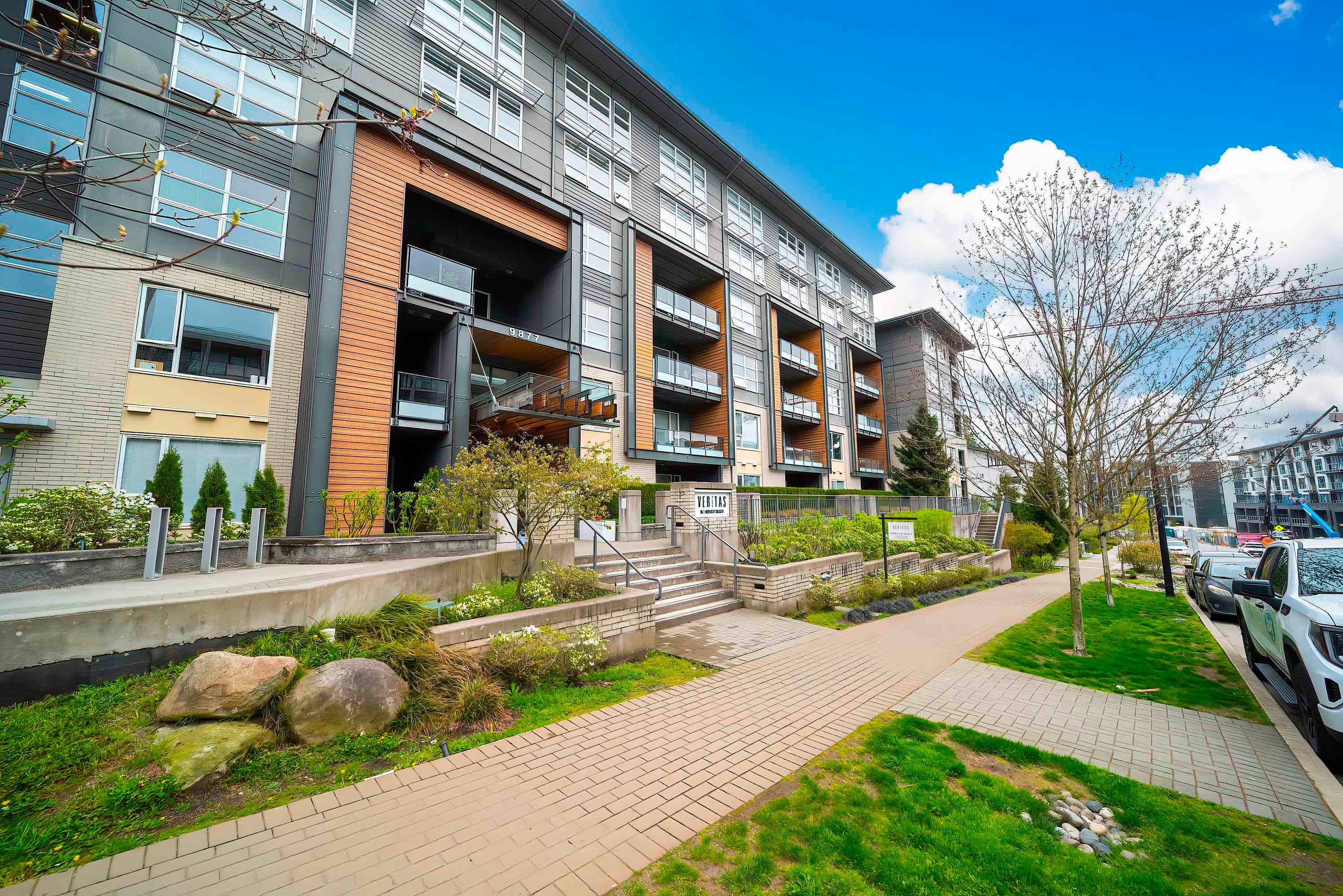 310 - 9877 University Crescent, Burnaby, V5A 0E5 — photo 1