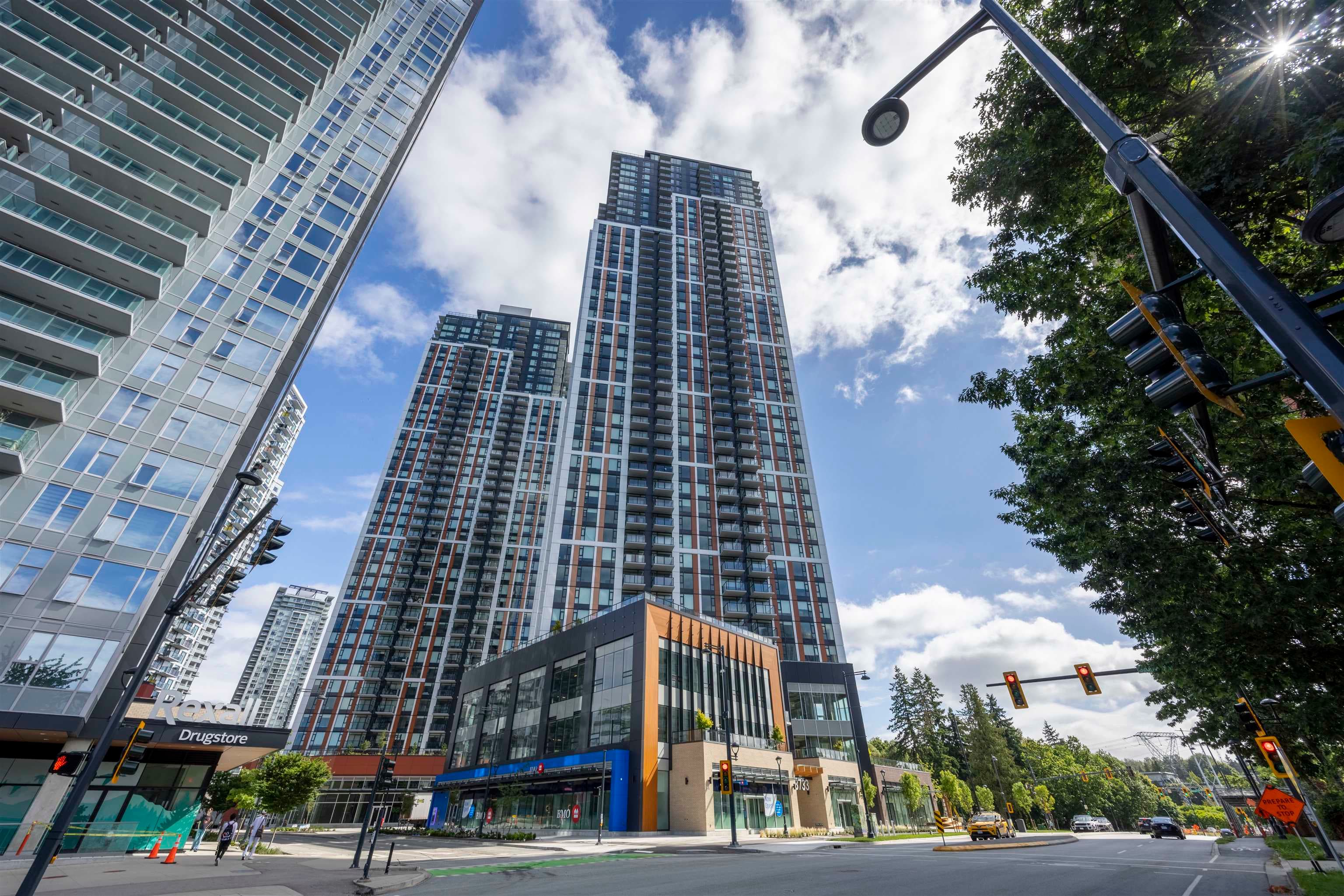 2304 - 13745 George Juncton, Surrey
