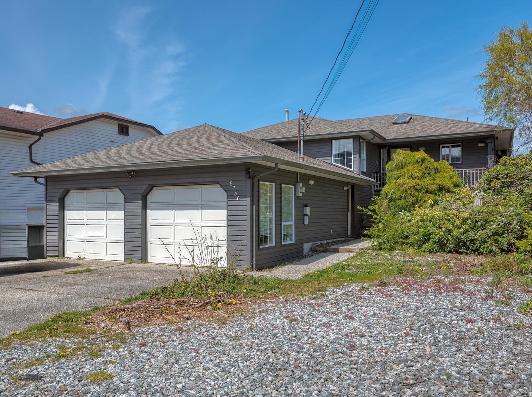 5796 Trail Avenue, Sechelt, V7Z 0L8 — photo 4