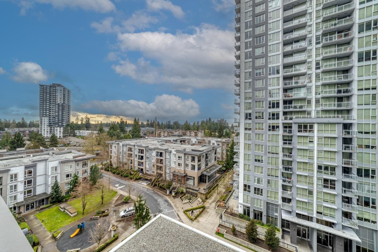 906 - 13350 Central Avenue, Surrey, V3T 0S1 — photo 2
