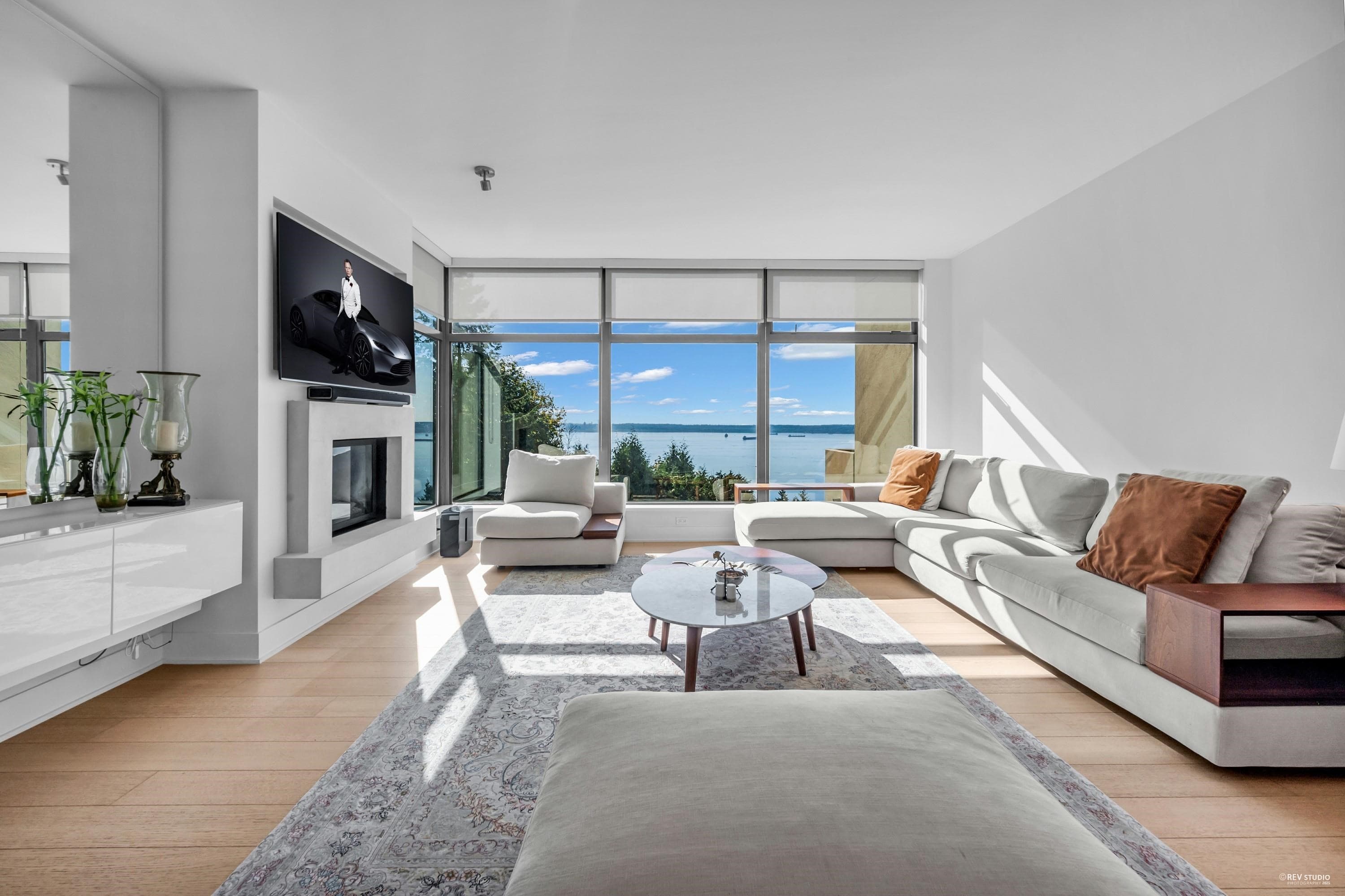 401 - 3315 Cypress Place, West Vancouver