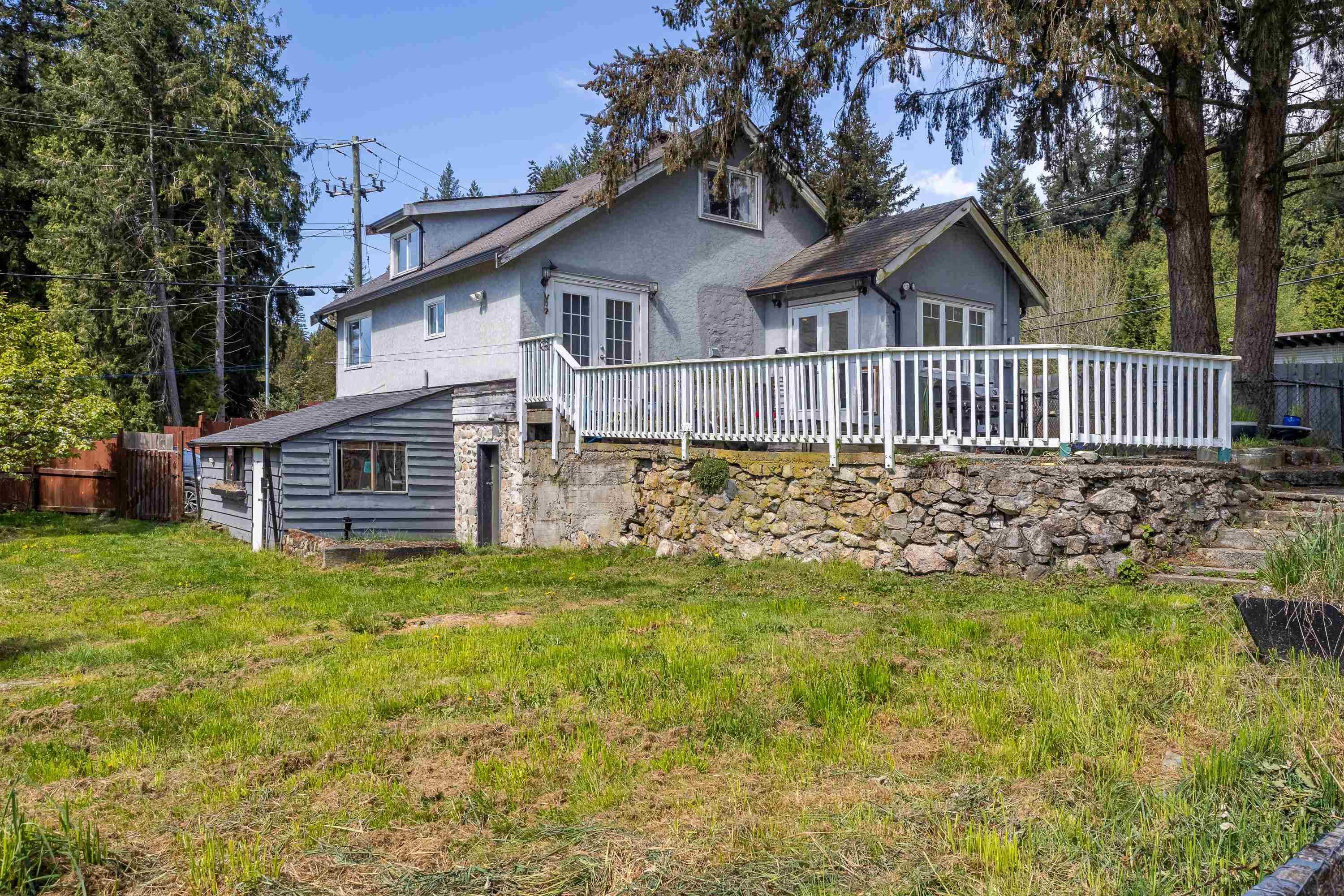 1010 Joe Road, Roberts Creek