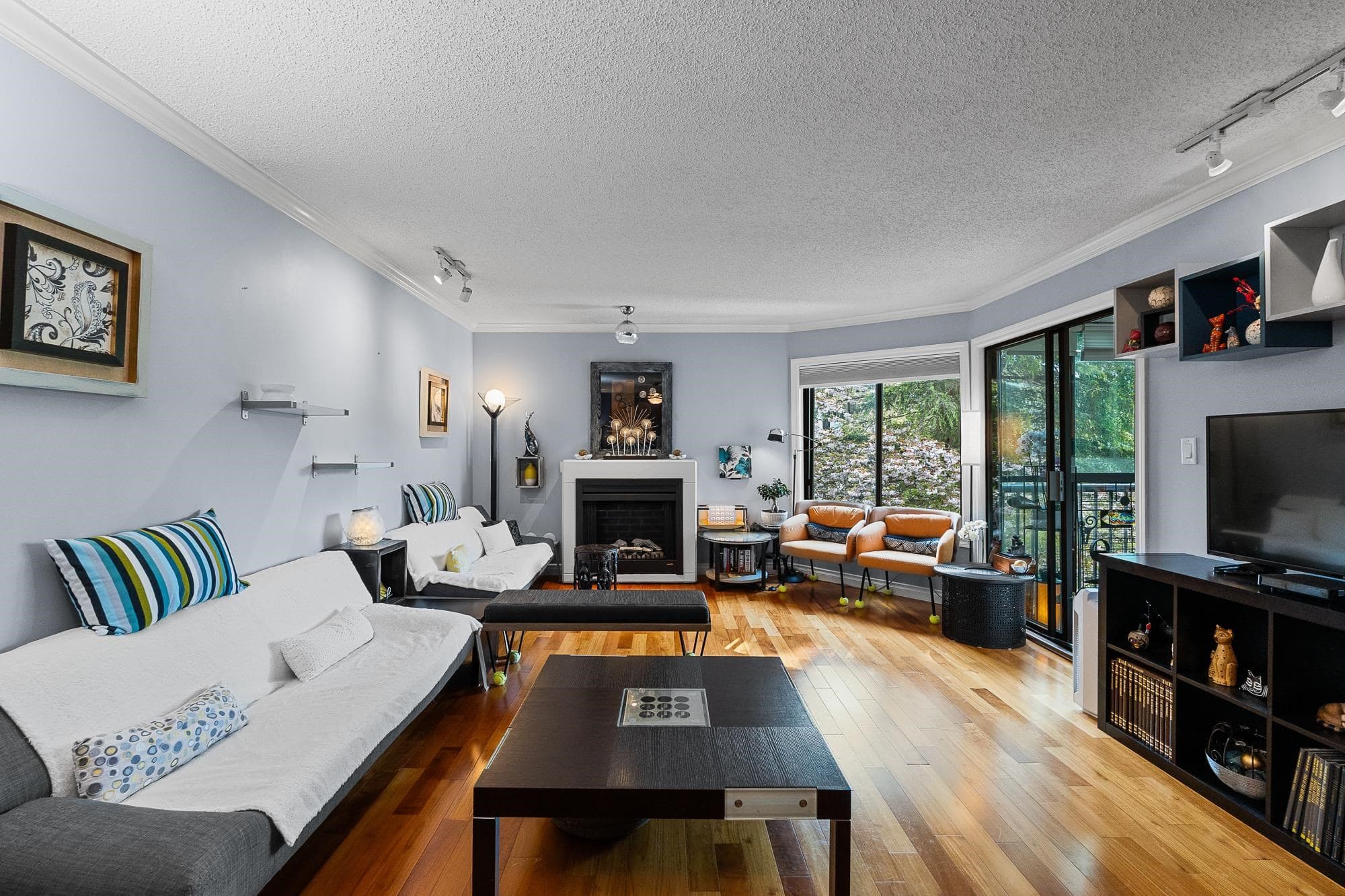 302 - 1520 Vidal Street, White Rock