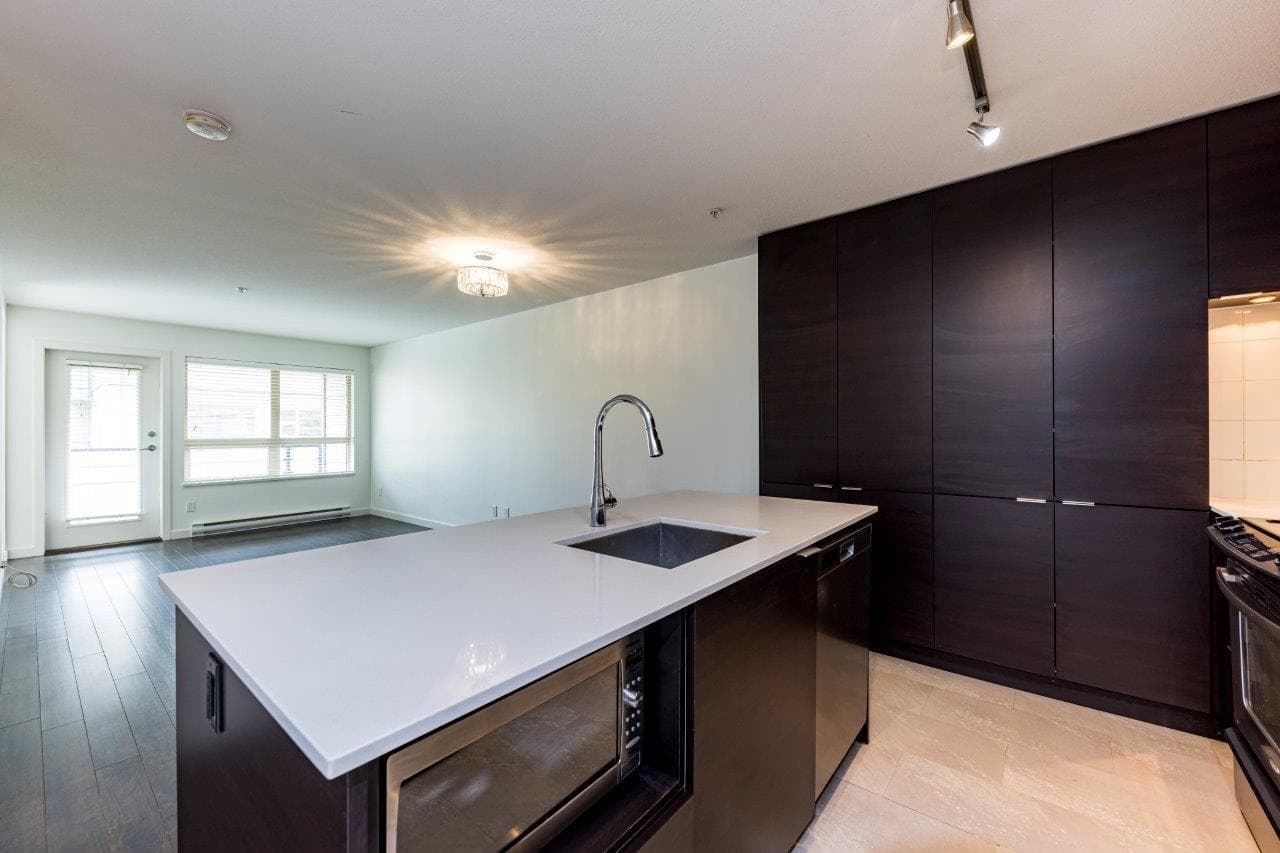 302 - 1677 Lloyd Avenue, North Vancouver
