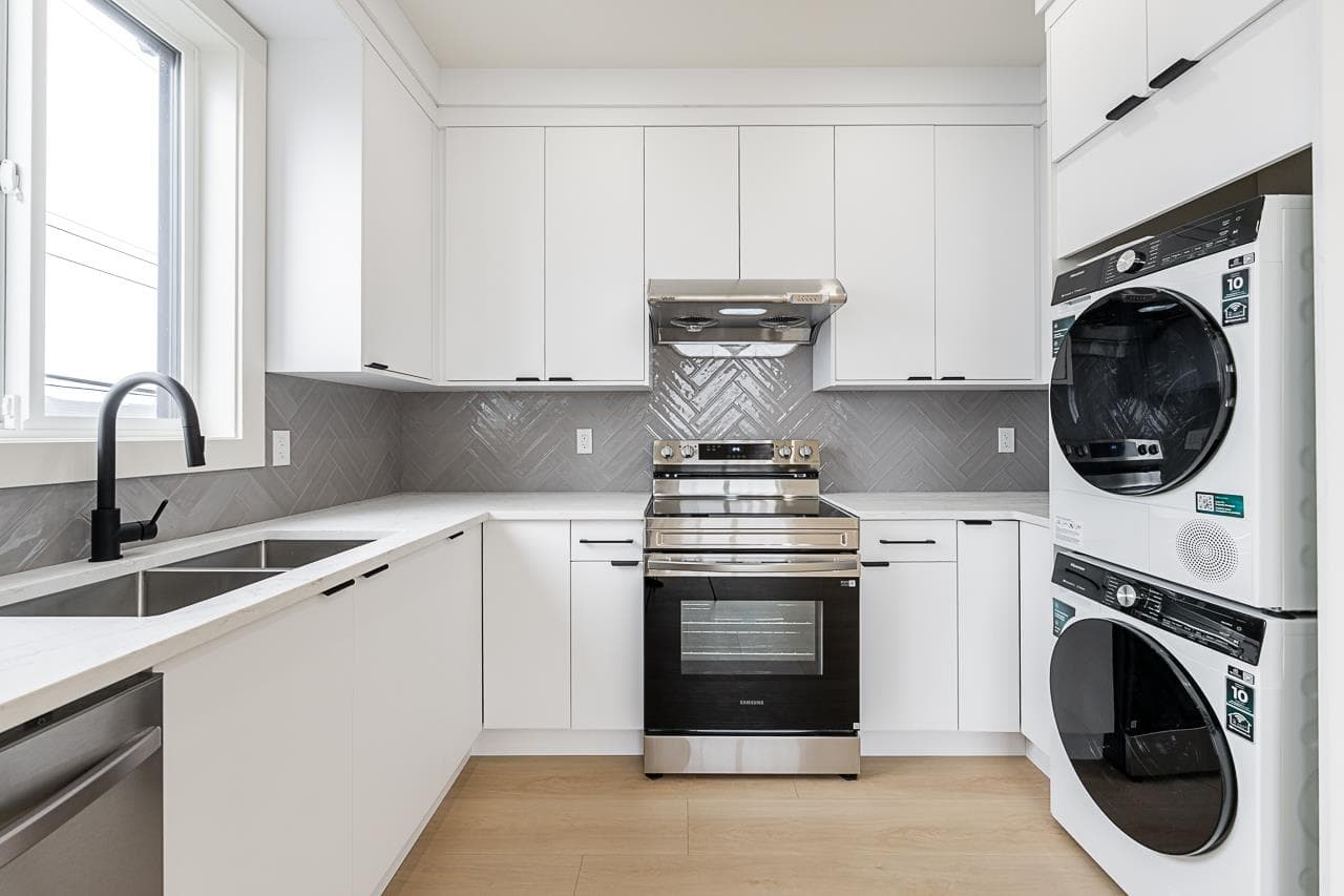 4 - 6554 Charles Street, Burnaby, V5B 2H1 — photo 2