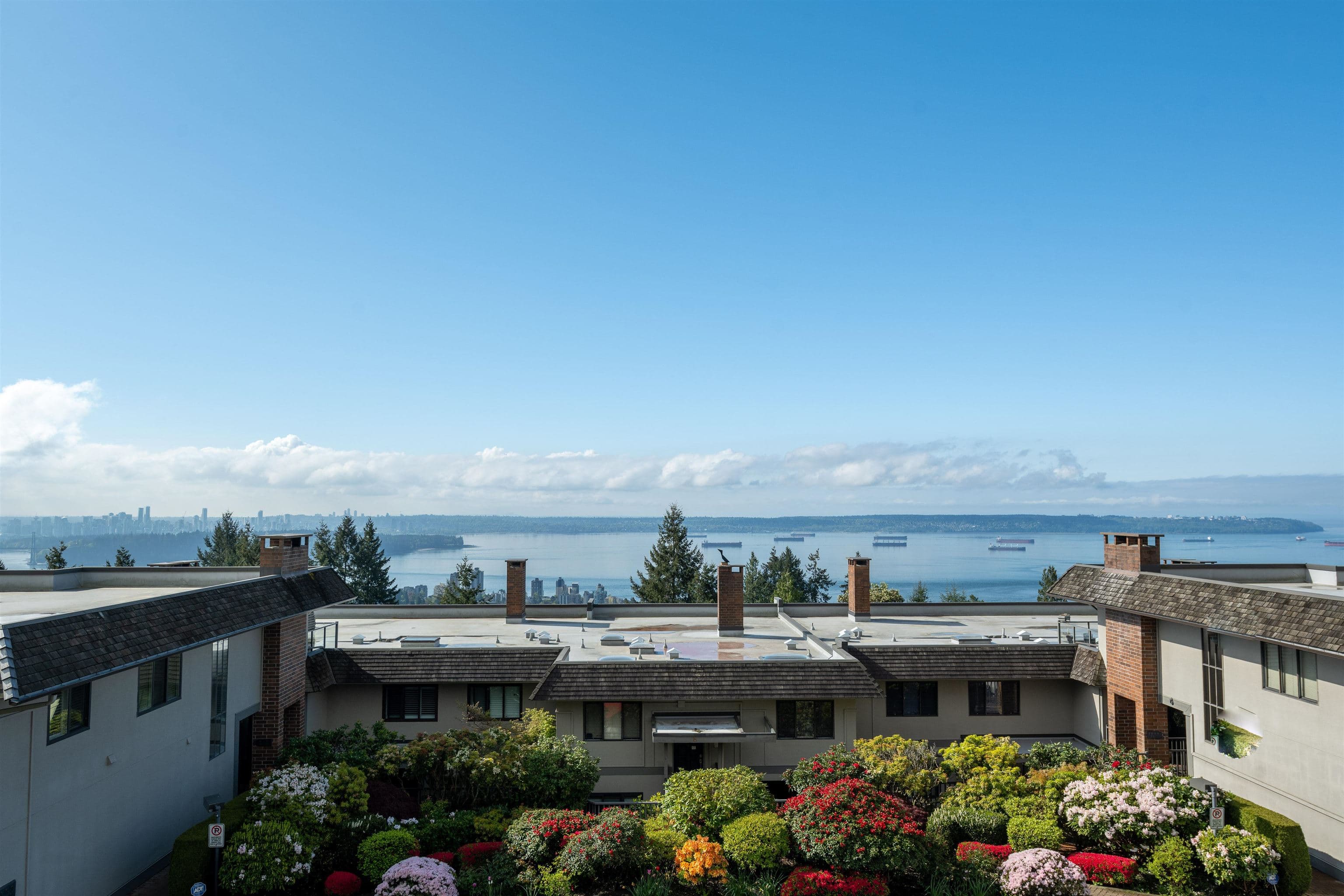 26 - 2214 Folkestone Way, West Vancouver