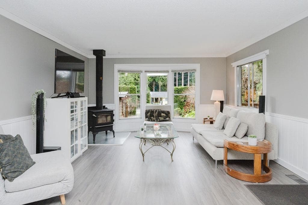 3366 Richards Road, Roberts Creek