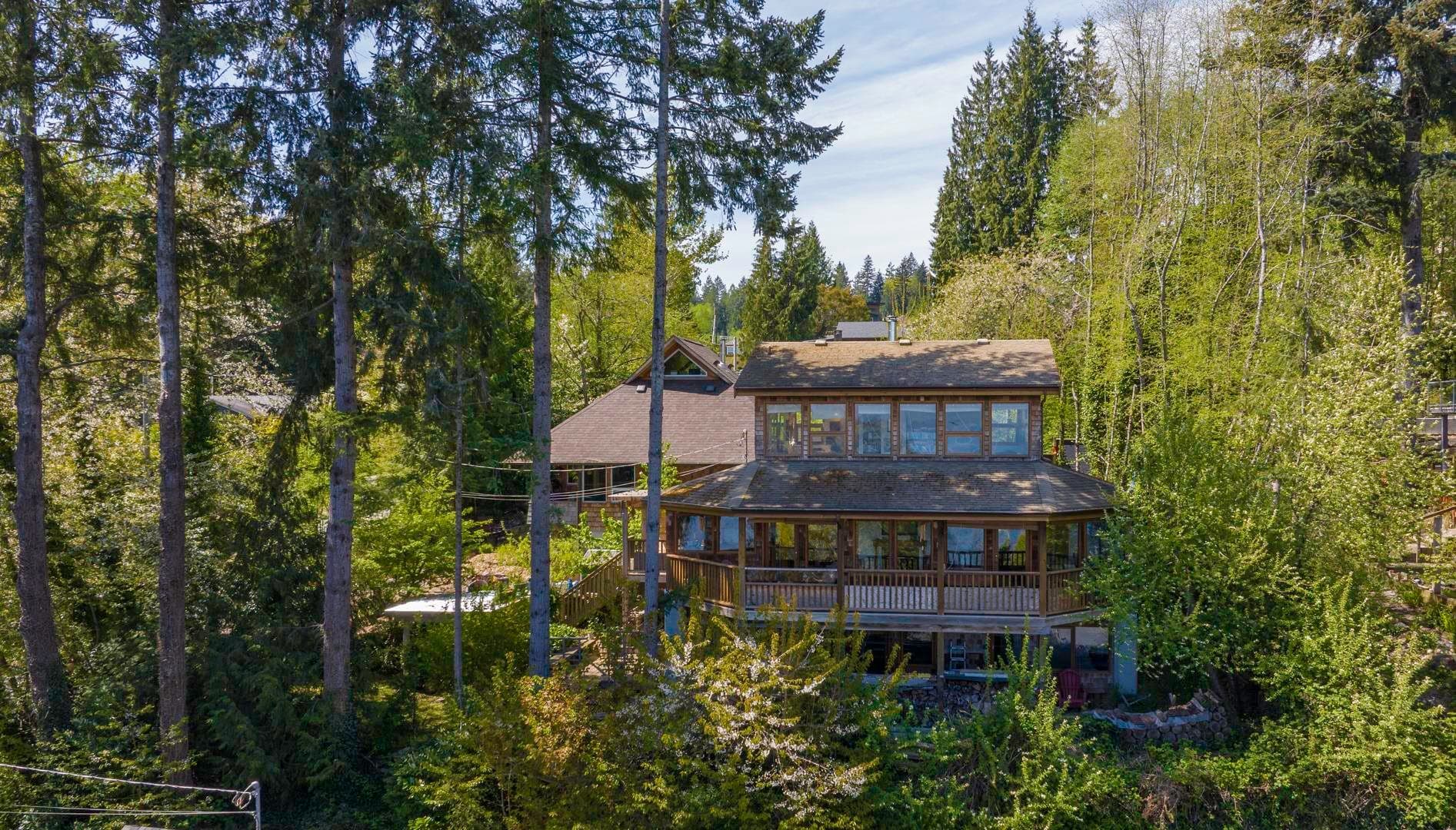 528 Harvey Road, Gibsons, V0N 1V1 — photo 1