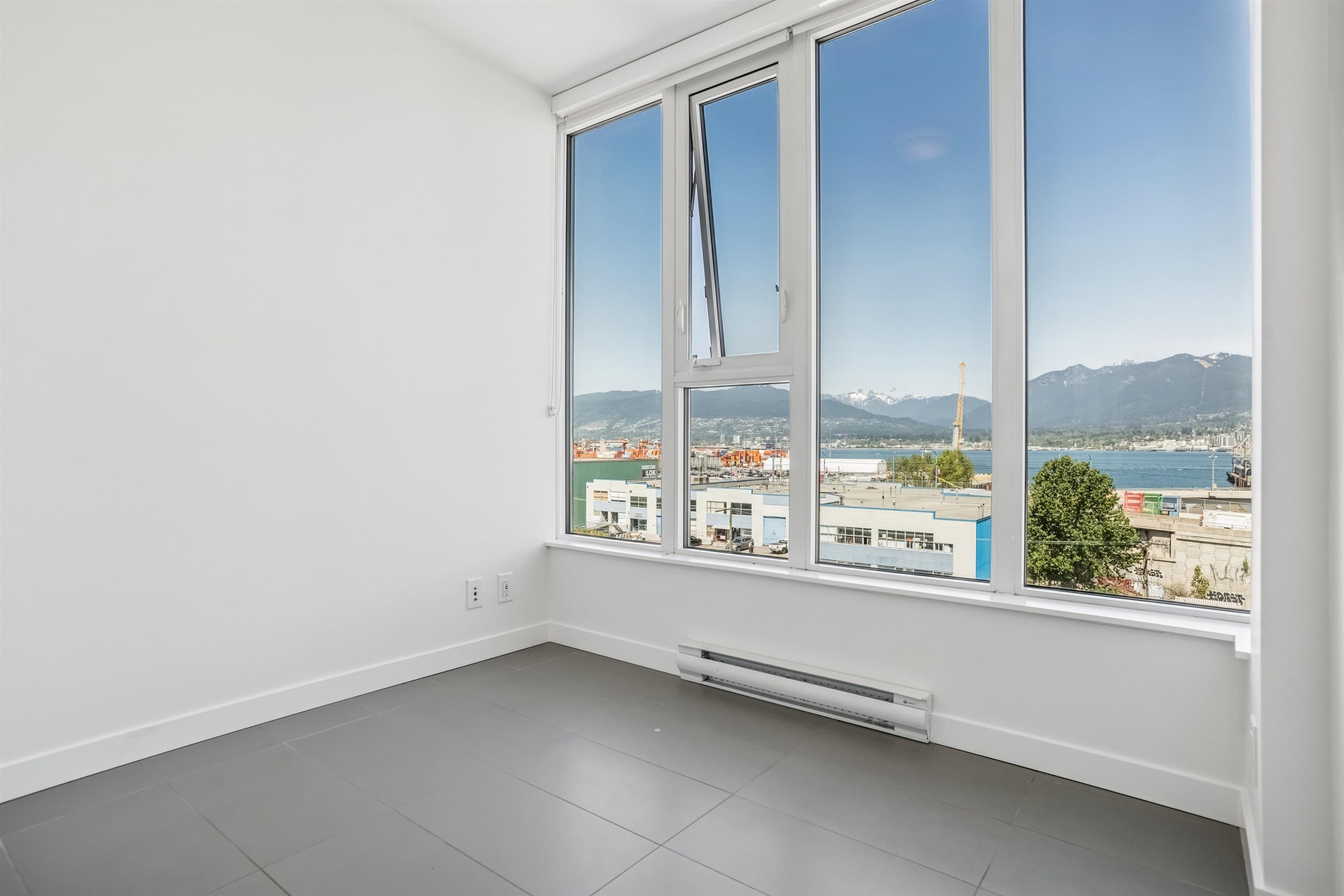 559 - 955 E Hastings Street, Vancouver, V6A 0G8 — photo 5