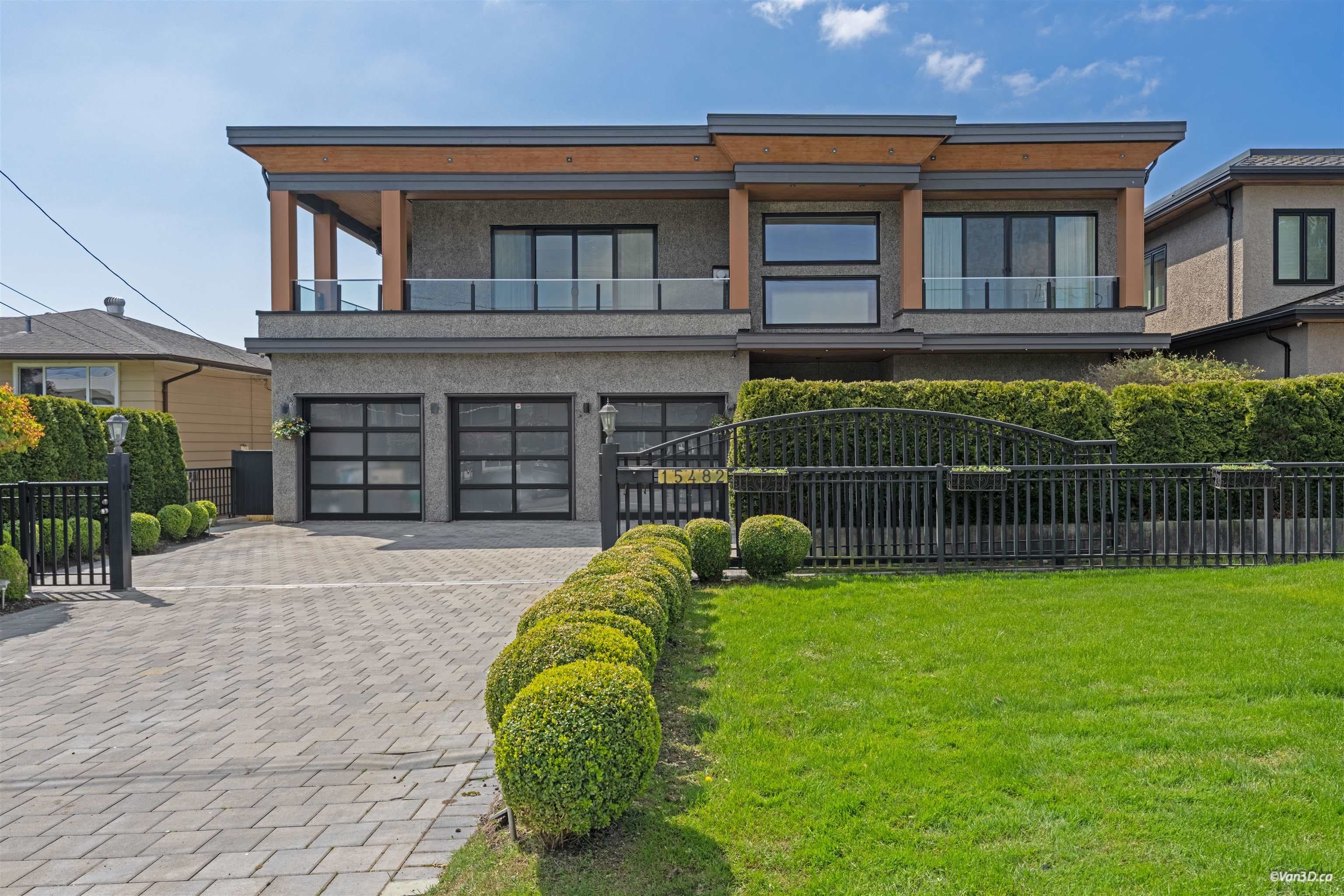 15482 Pacific Avenue, White Rock