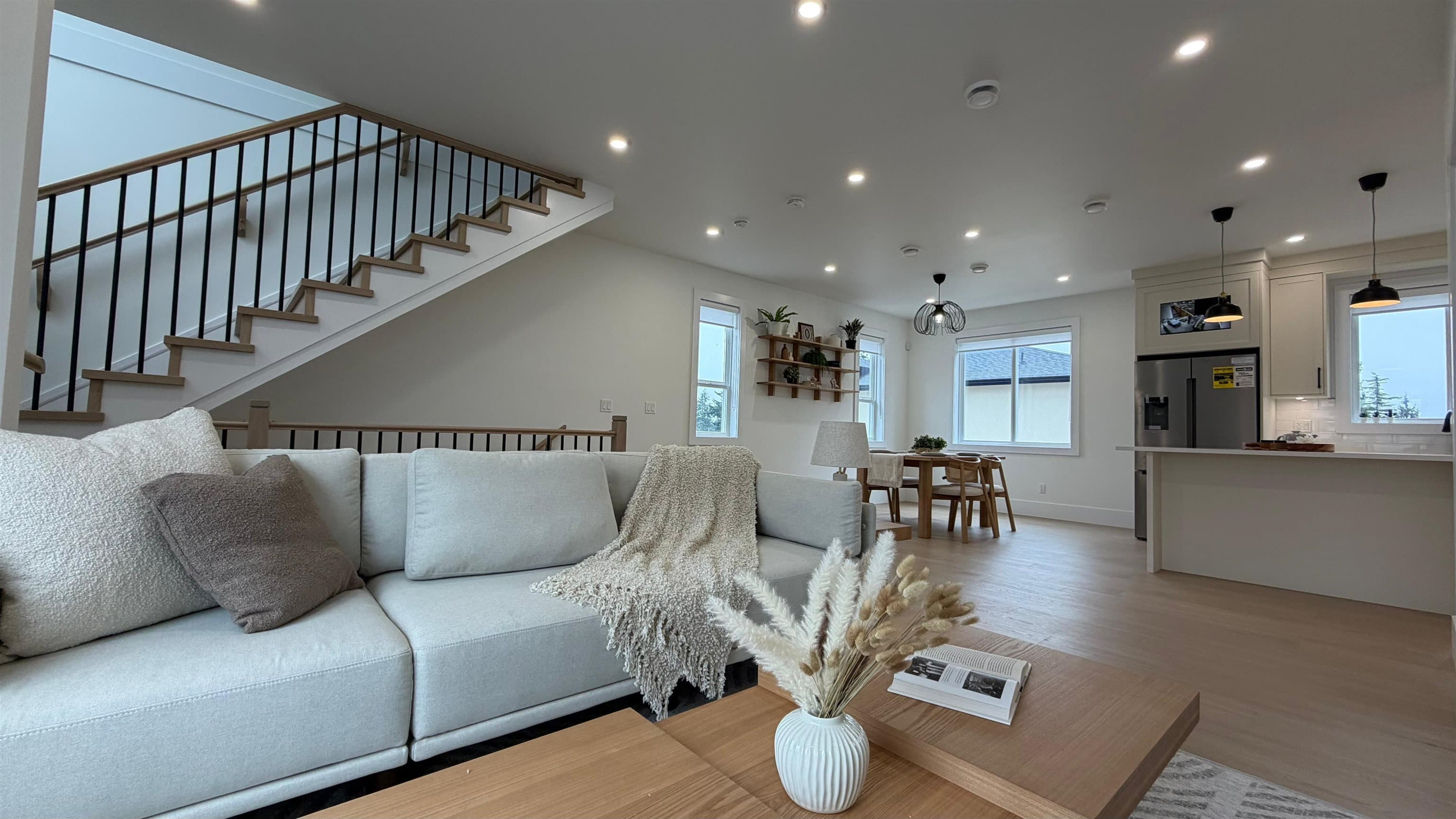 102 - 16058 9a Avenue, Surrey, V4A 4W5 — photo 4