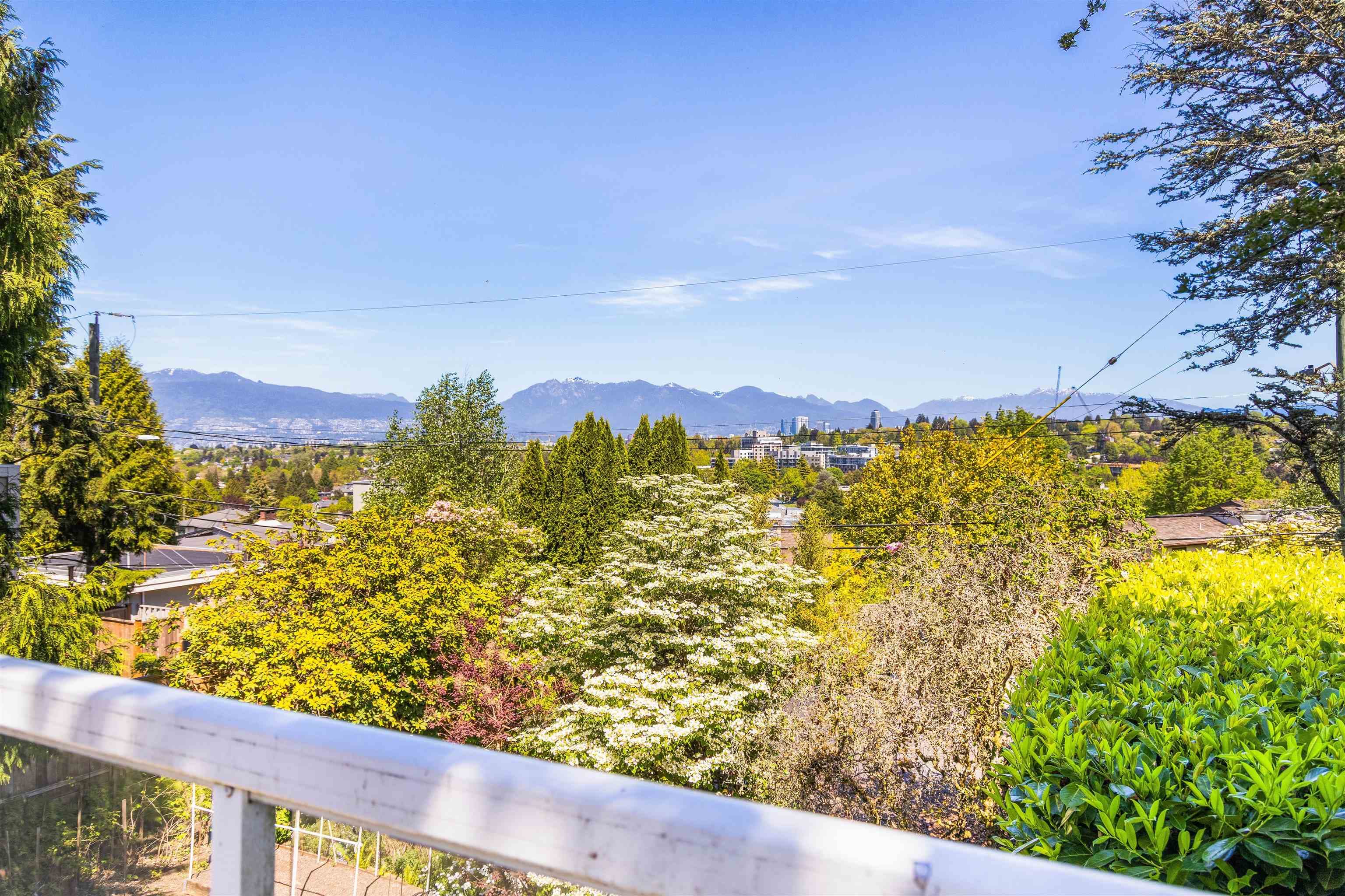 4888 Narvaez Drive, Vancouver, V6L 2J2 — photo 2