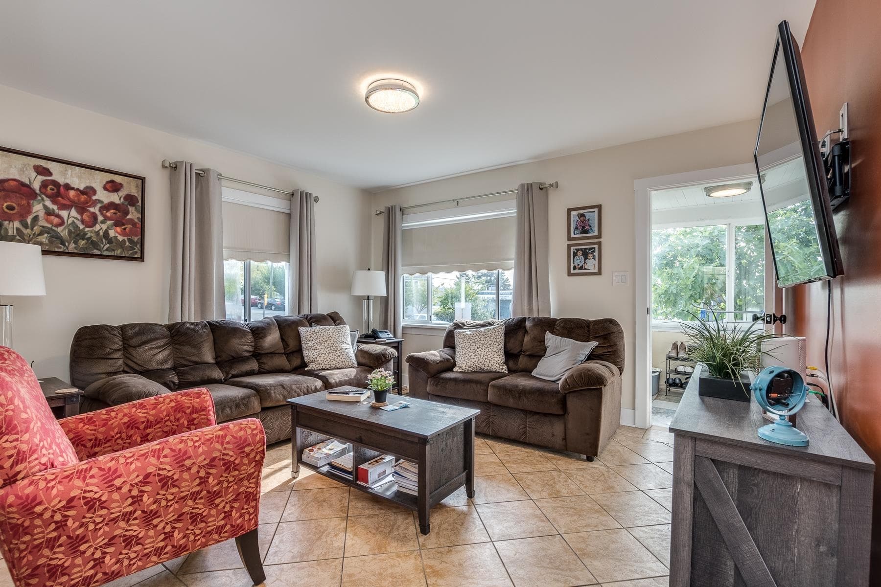 1276 Douglas Road, Burnaby, V5C 4Z9 — photo 2